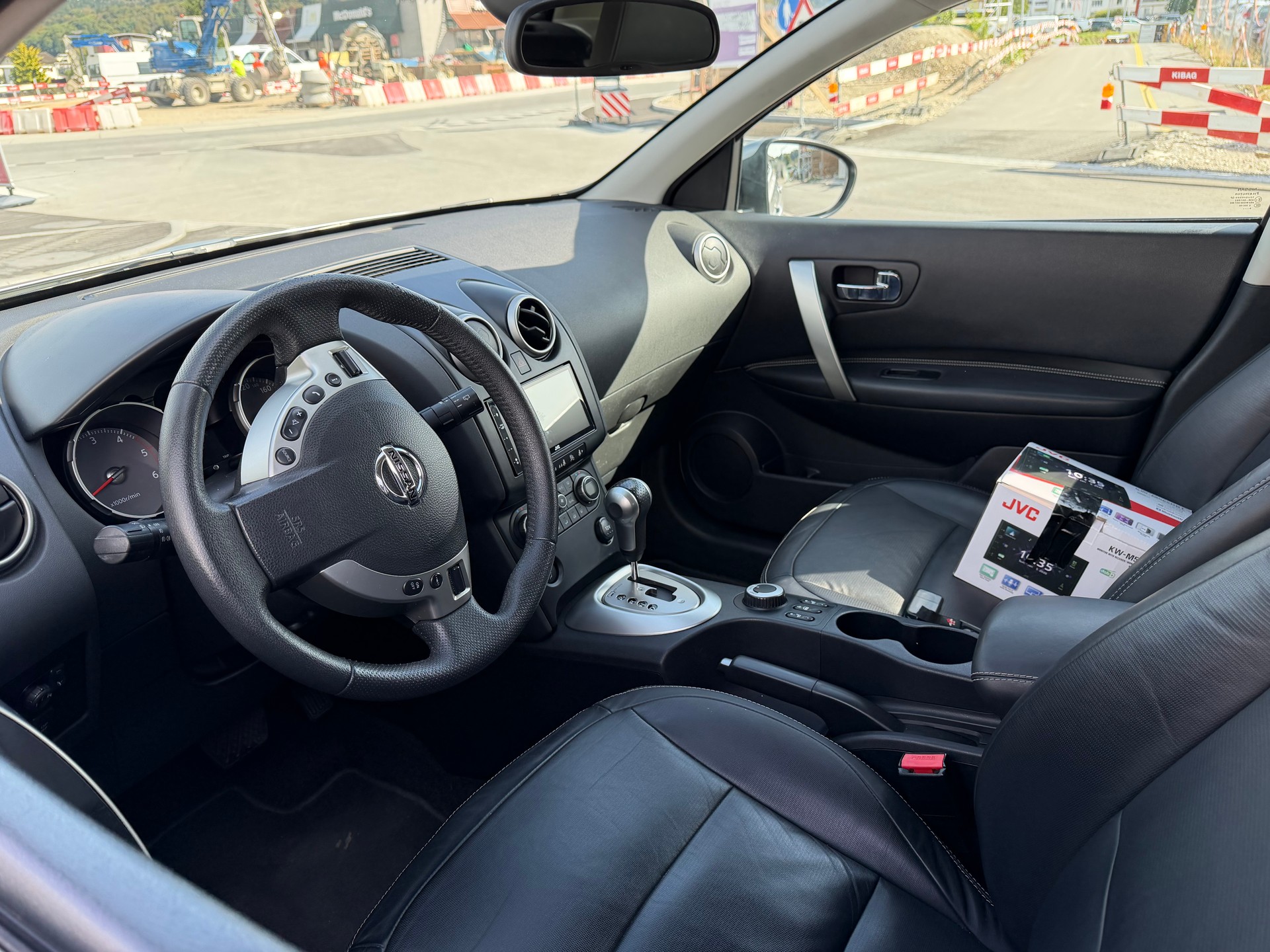 NISSAN Qashqai 2.0 dCi 4WD Lounge Automatic-image-11