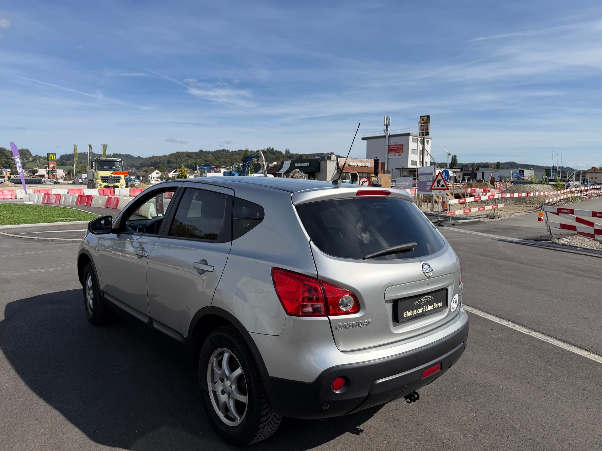 NISSAN Qashqai 2.0 dCi 4WD Lounge Automatic-image-6