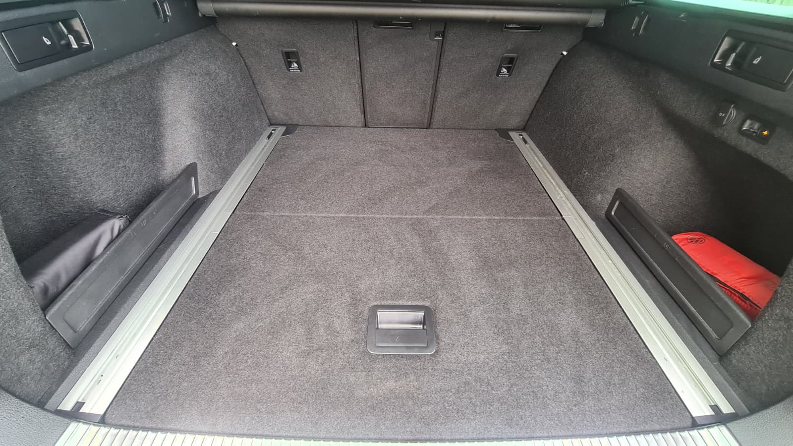 VW Passat 2.0 TDI BMT Business 4Motion DSG ** Gr-Navi **RF-Kamera ** Sitzheizung ** Anh-Kupplung ** Frisch Ab MFK & Service **-image-8