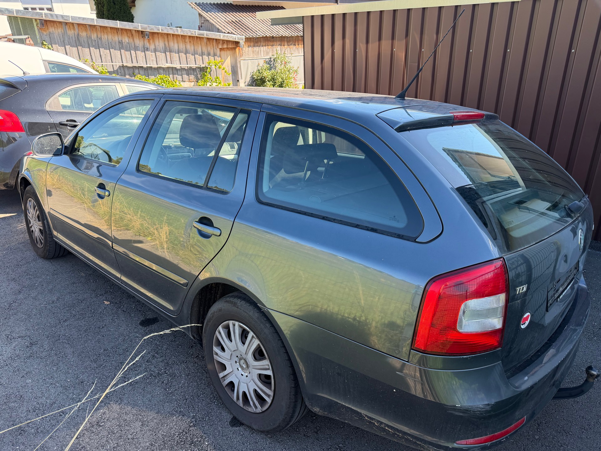 SKODA Octavia Combi 1.6 TDI Ambiente-image-3