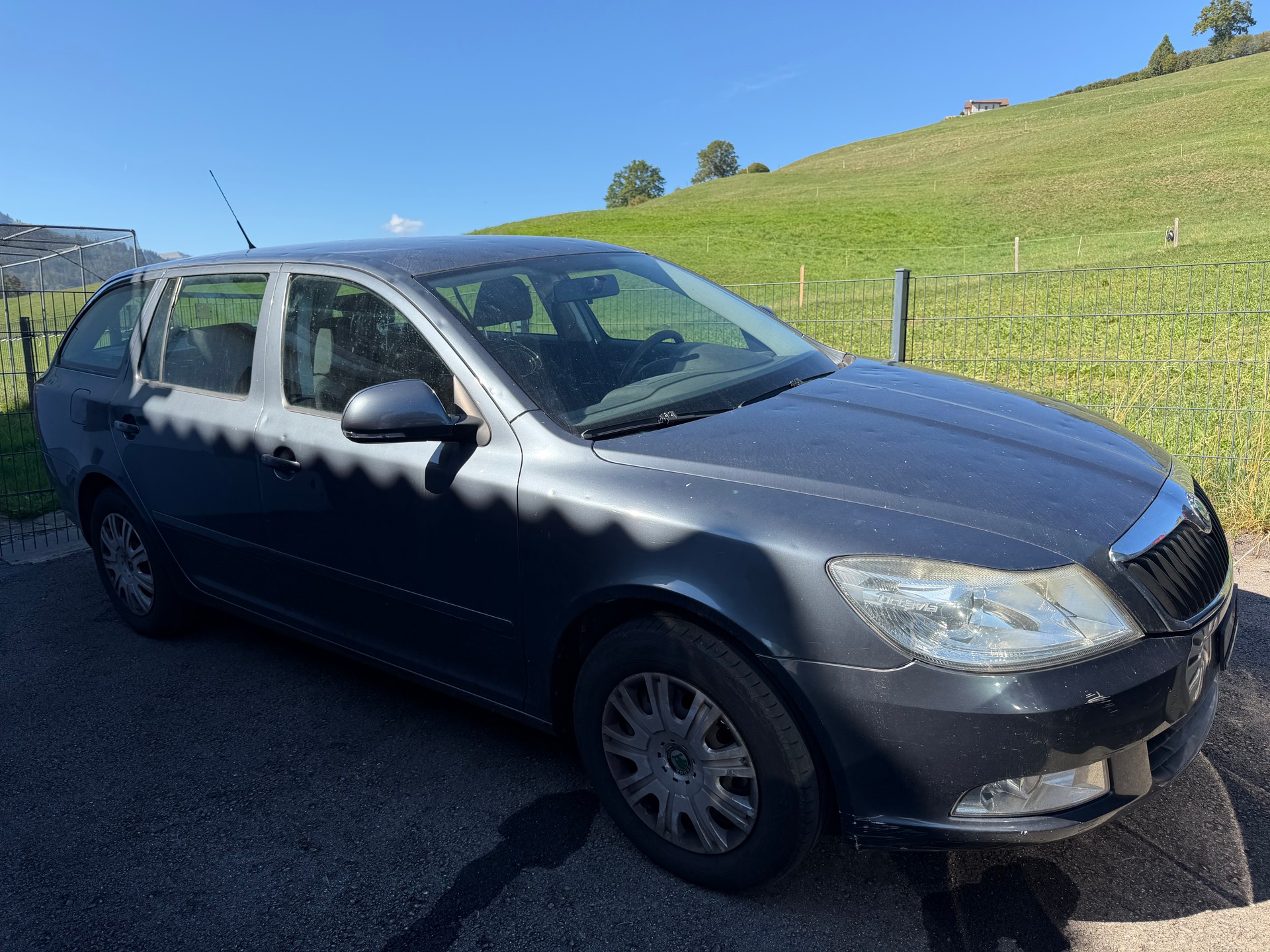SKODA Octavia Combi 1.6 TDI Ambiente-image-1