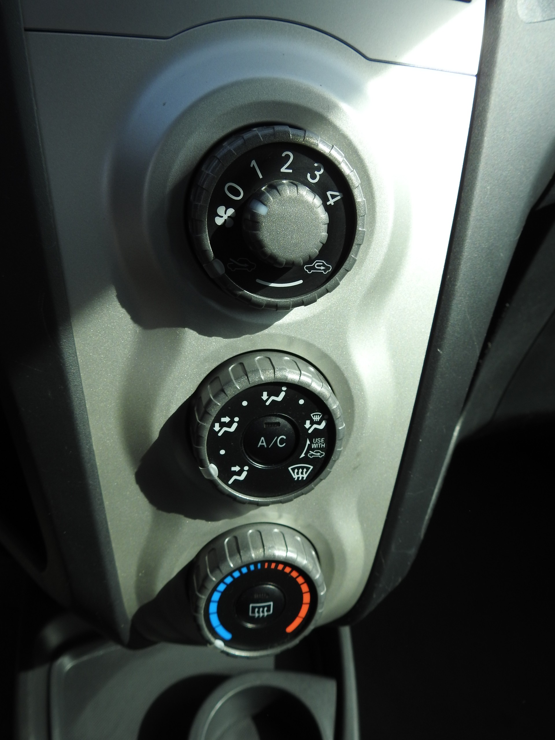TOYOTA Yaris 1.3 Linea Luna-image-20
