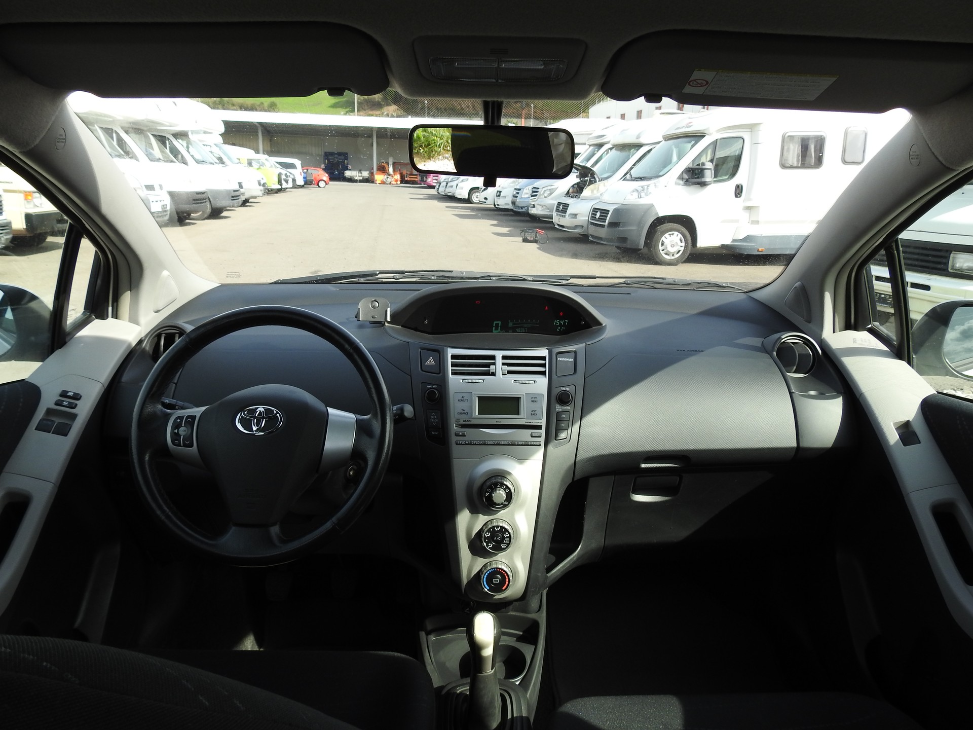 TOYOTA Yaris 1.3 Linea Luna-image-15