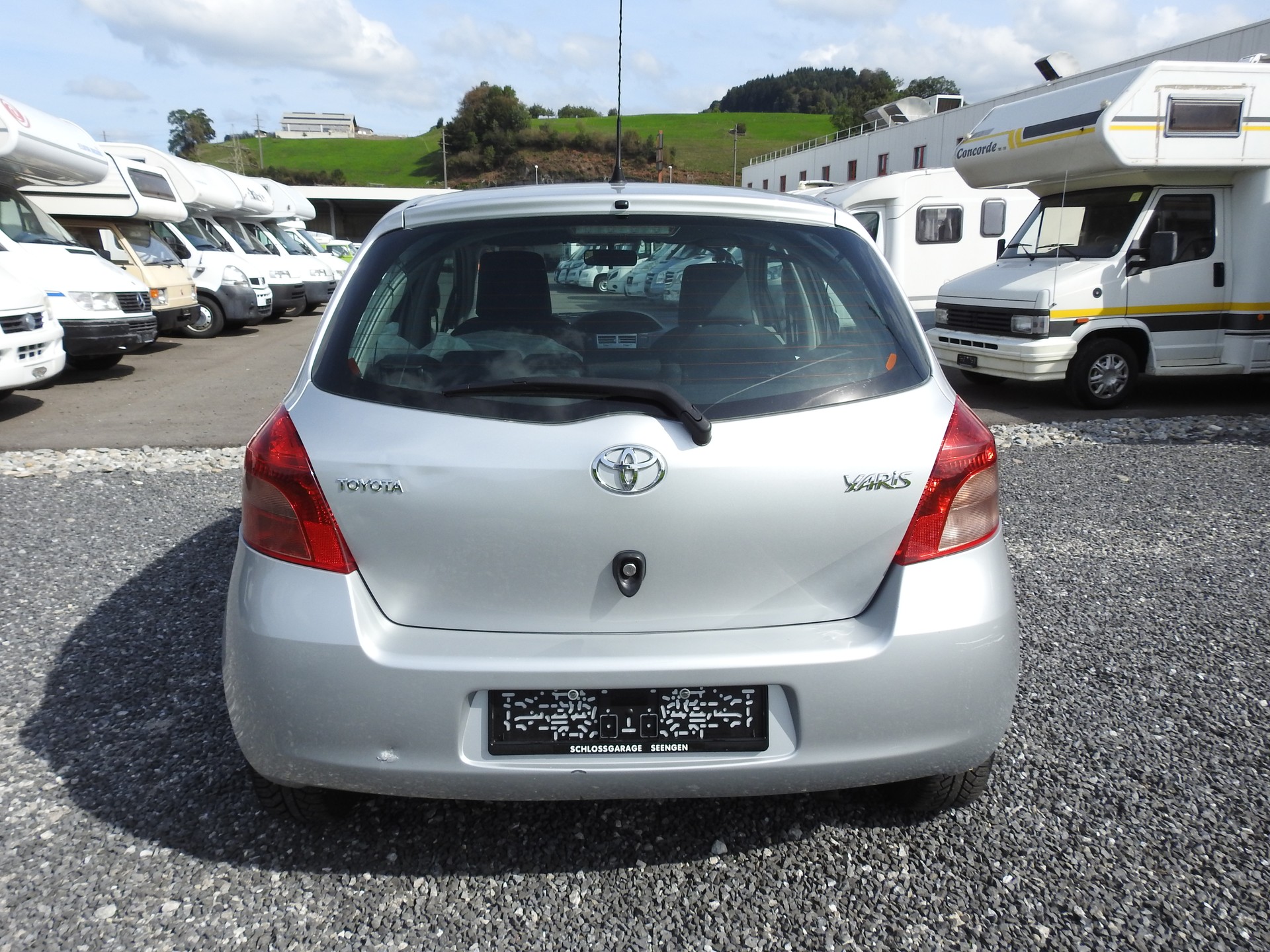 TOYOTA Yaris 1.3 Linea Luna-image-4