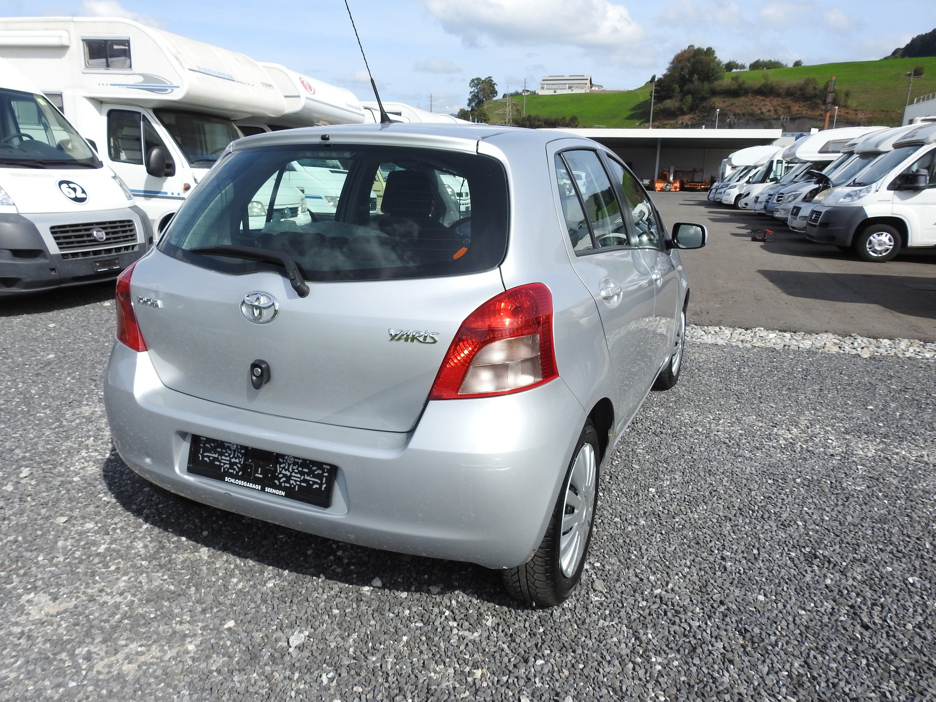 TOYOTA Yaris 1.3 Linea Luna-image-5