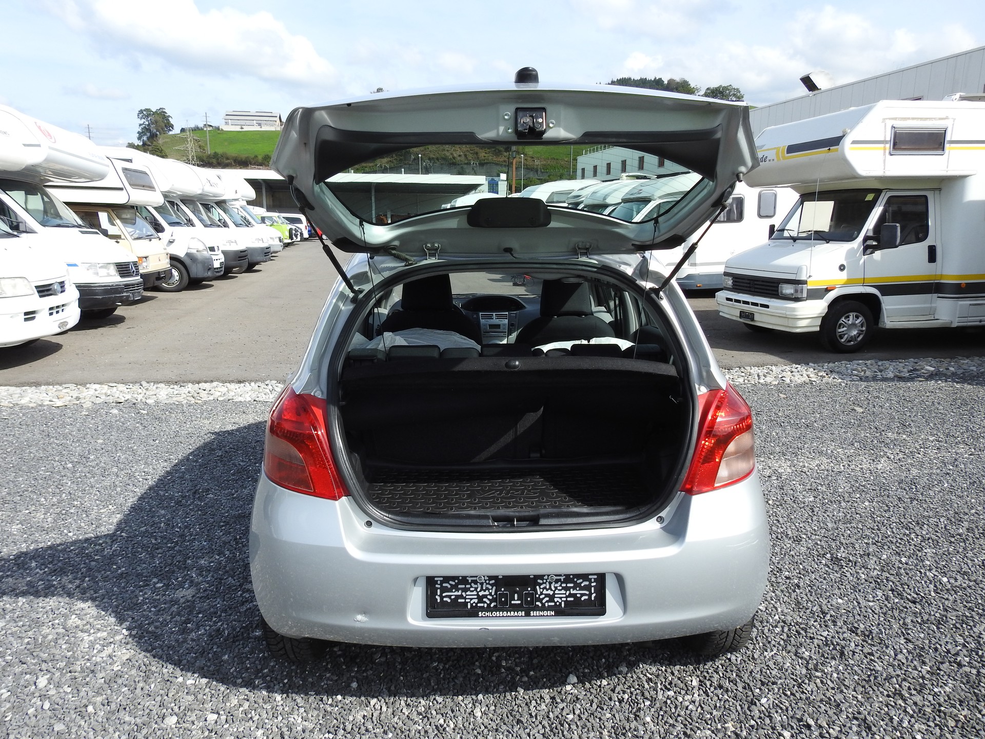 TOYOTA Yaris 1.3 Linea Luna-image-9