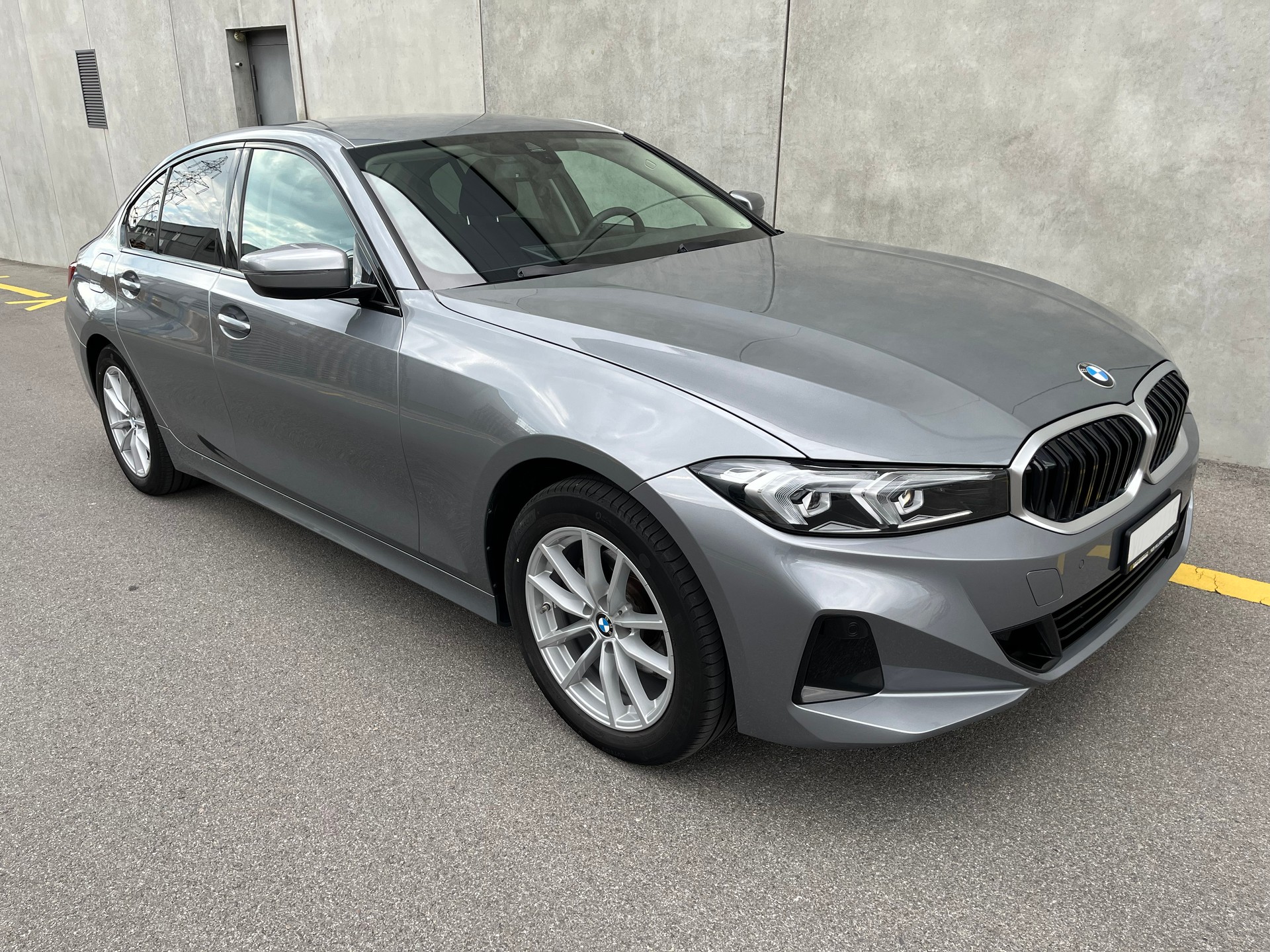BMW 320d xDrive-image-3