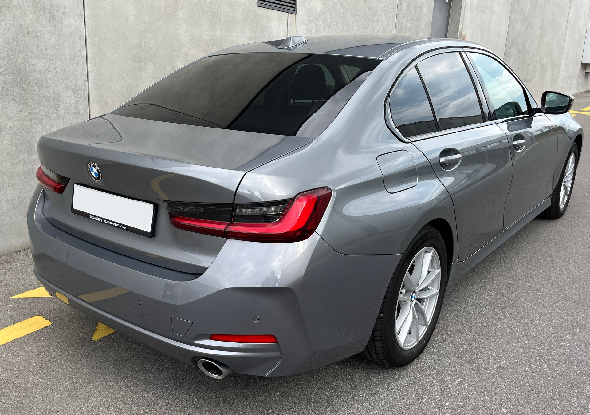 BMW 320d xDrive-image-2