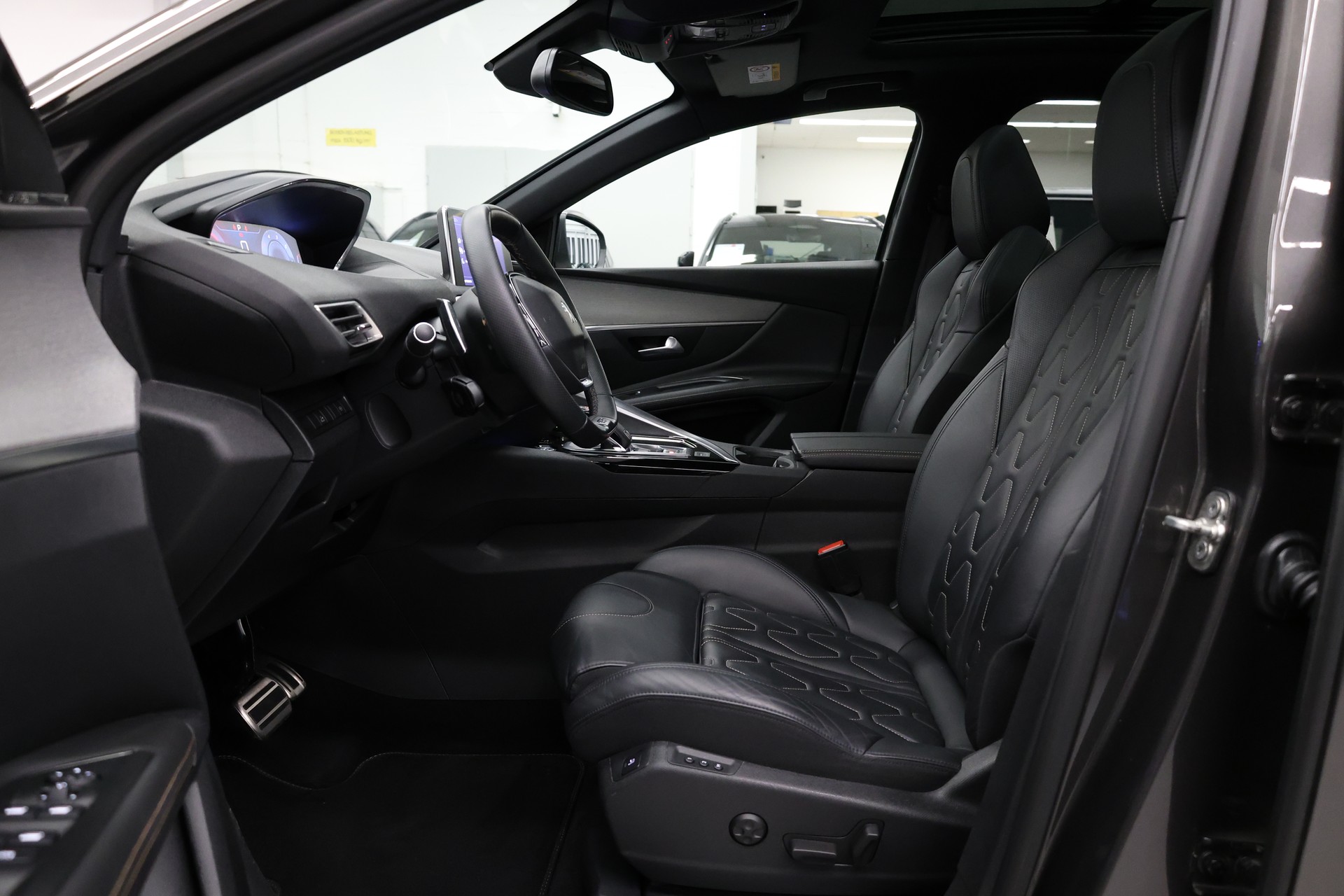 PEUGEOT 3008 2.0 BlueHDi 180 GT-image-14