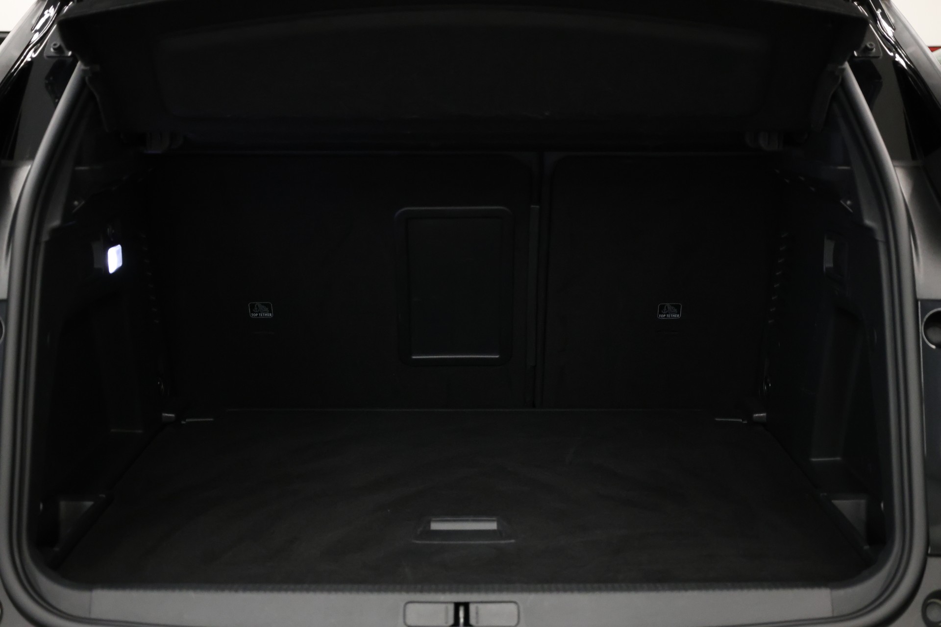 PEUGEOT 3008 2.0 BlueHDi 180 GT-image-31