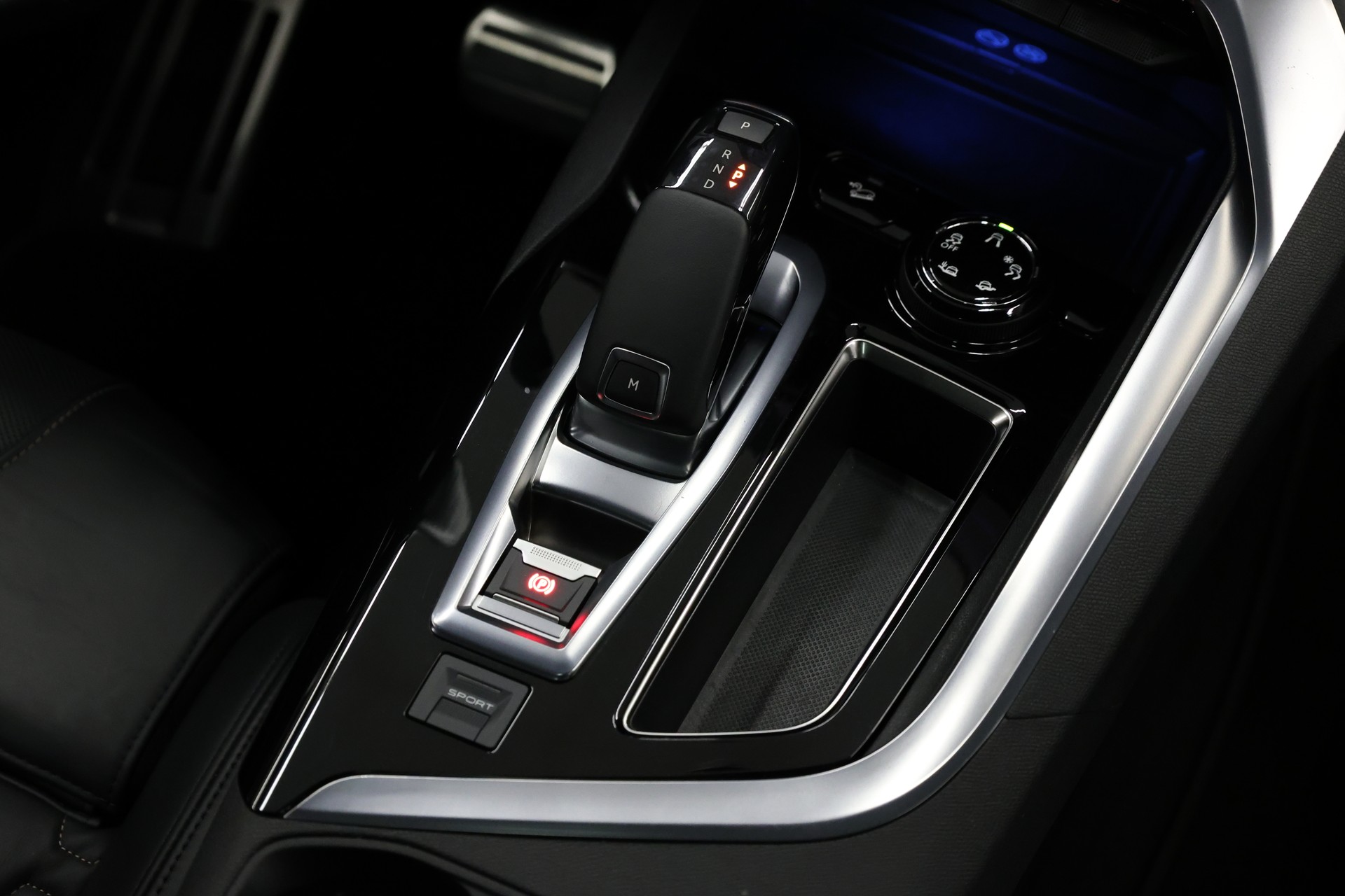 PEUGEOT 3008 2.0 BlueHDi 180 GT-image-21