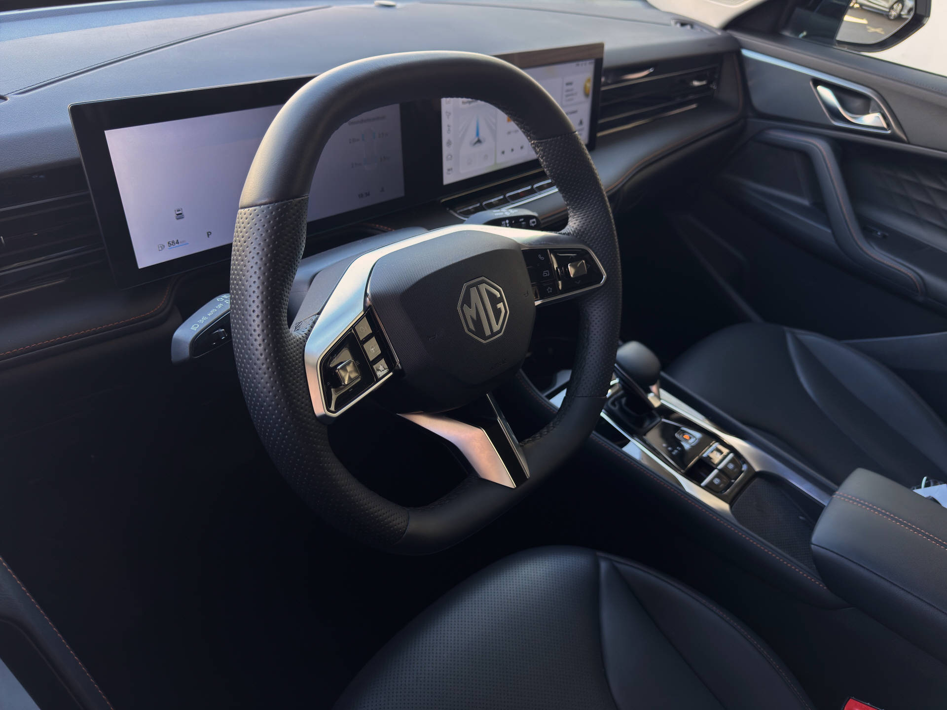 MG HS 1.5 Vti-Tech Luxury-image-13