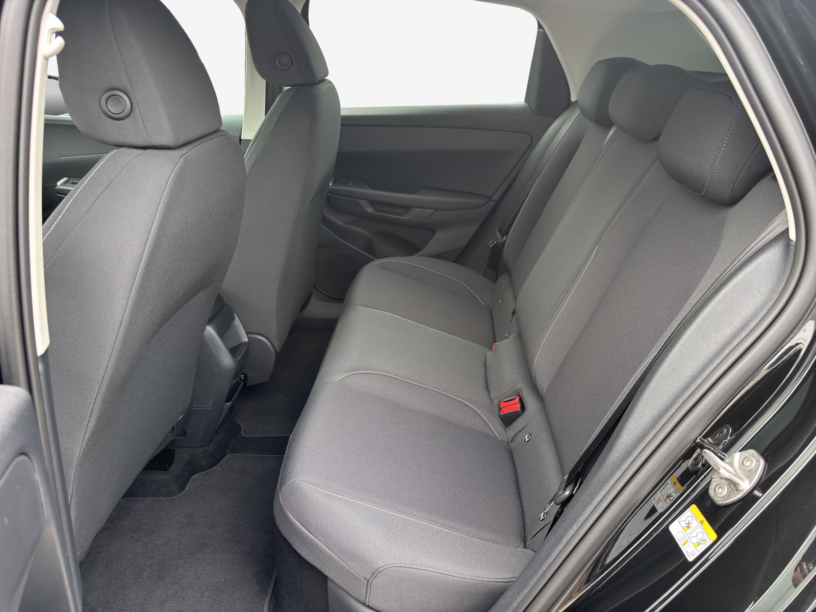 VW ID.Polo 52 kWh Life Edition One-image-11