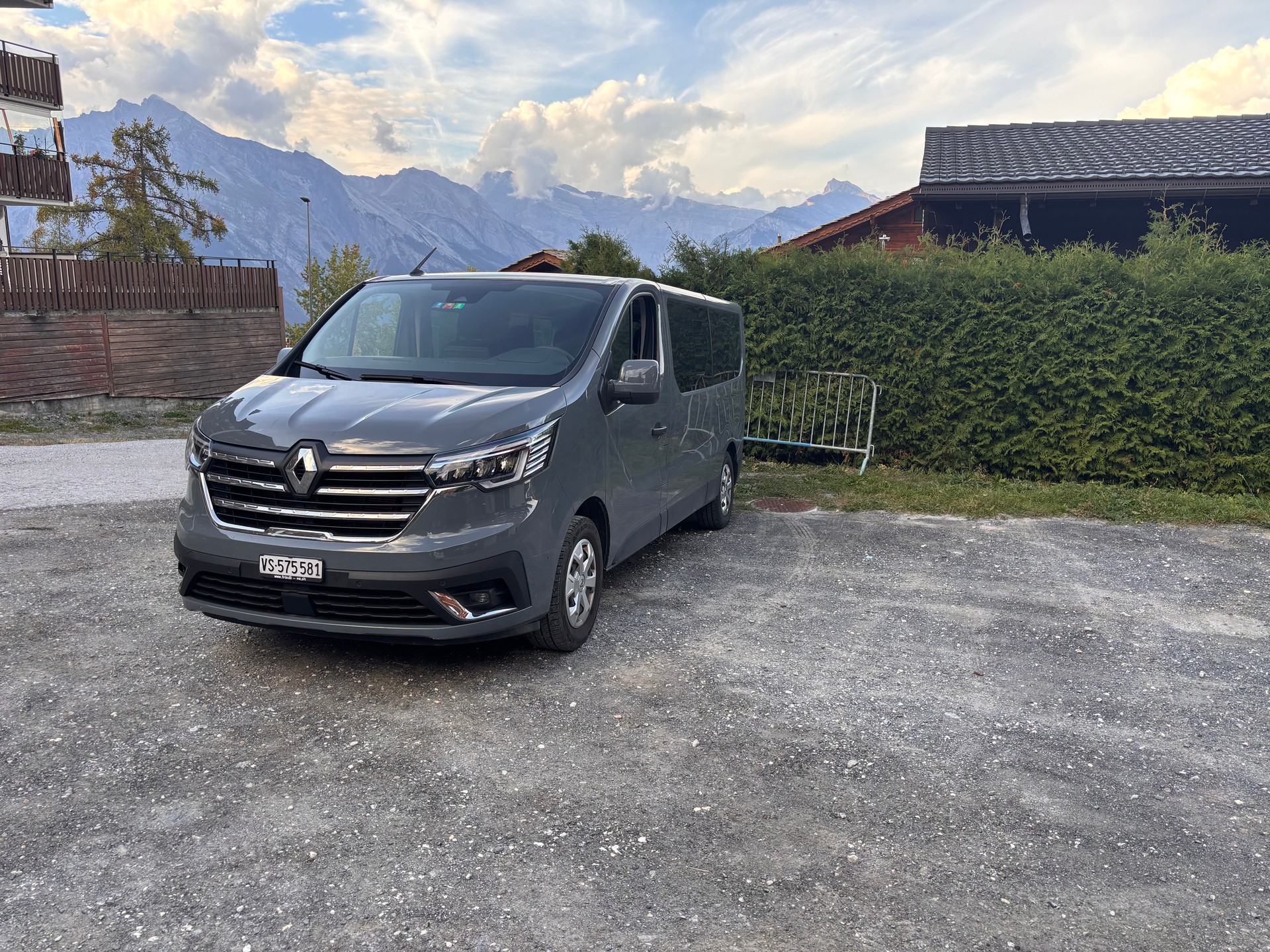RENAULT 2.0 dCi Blue 170 techno-image-1