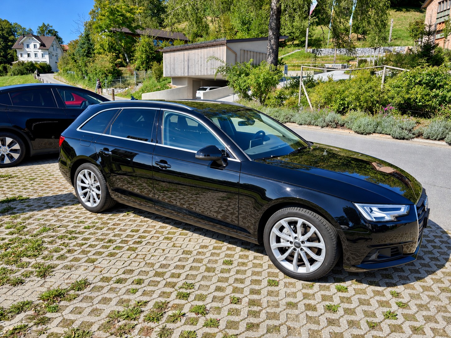 AUDI 2.0 TDI 190 quattro S-Tronic-image-2