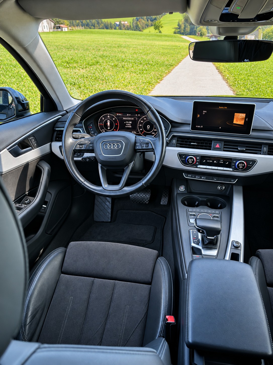 AUDI 2.0 TDI 190 quattro S-Tronic-image-4