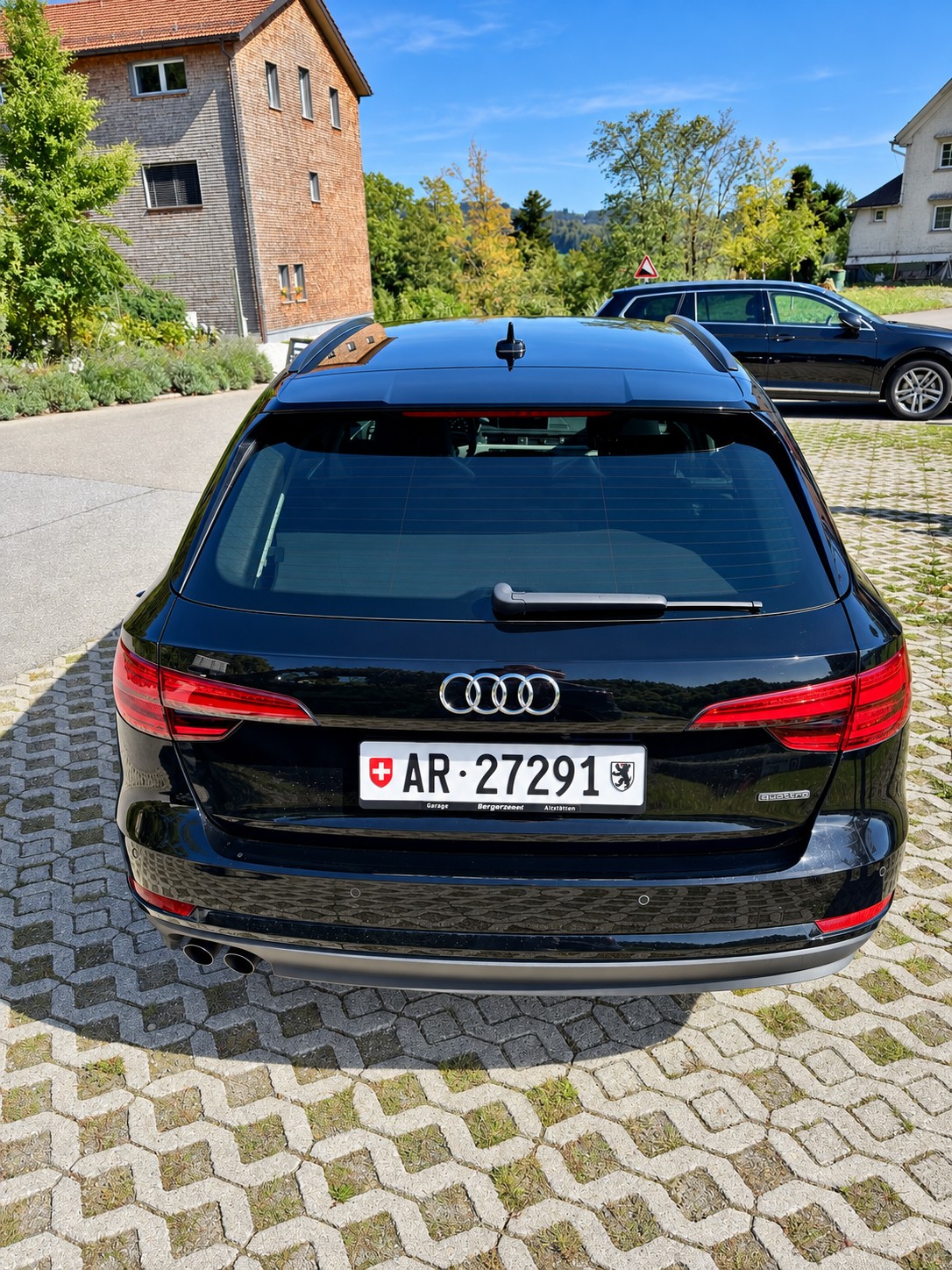 AUDI 2.0 TDI 190 quattro S-Tronic-image-3