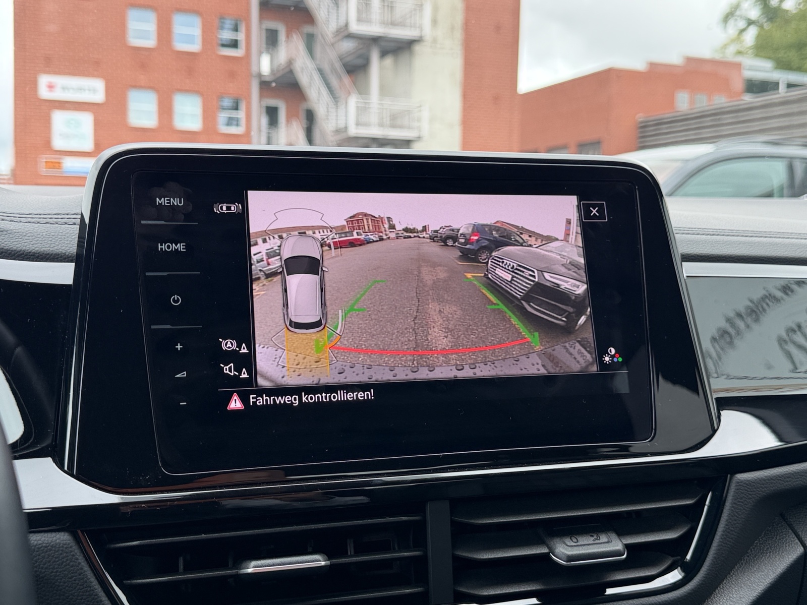 VW T-Roc 2.0 TSI R-Line DSG 4Motion-image-15