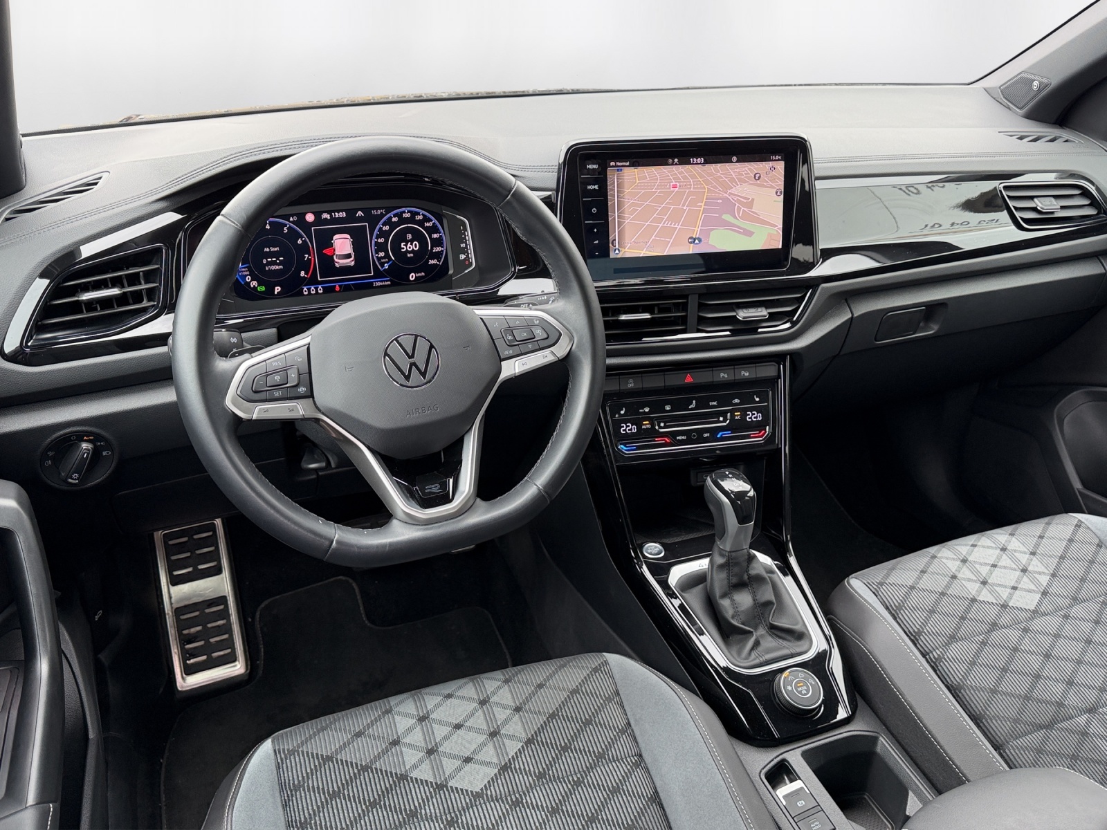 VW T-Roc 2.0 TSI R-Line DSG 4Motion-image-6
