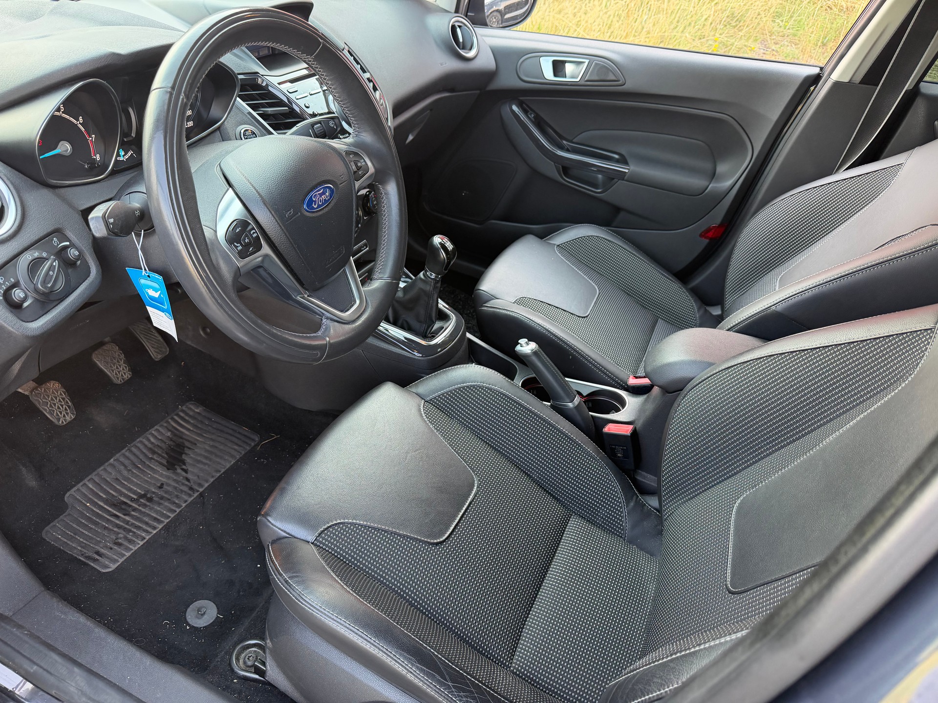 FORD Fiesta 1.0 SCTi Titanium-image-12