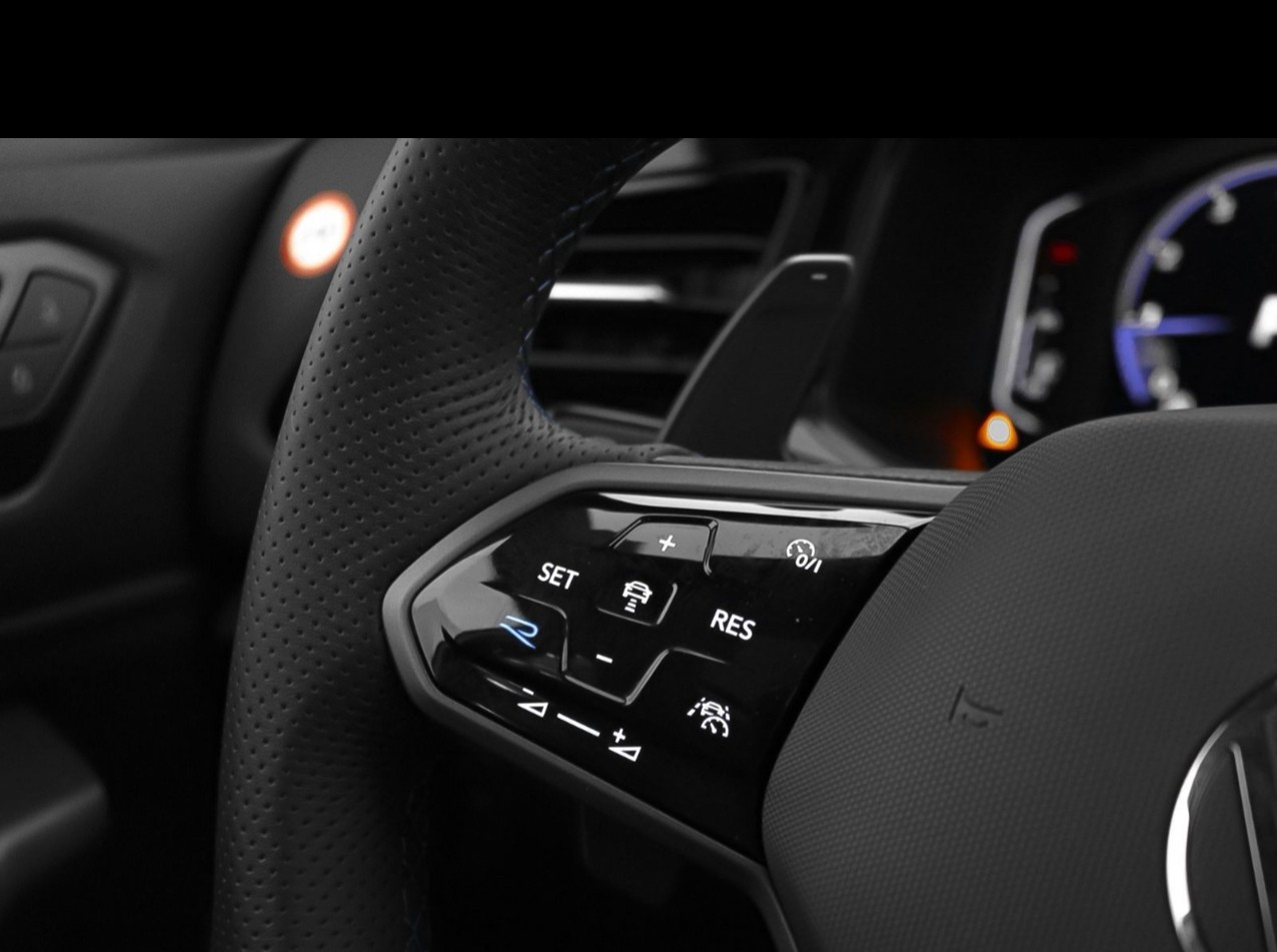 VW T-Roc 2.0 TSI R DSG 4Motion Leder, Pano, Matrix Led, Winterräder-image-11