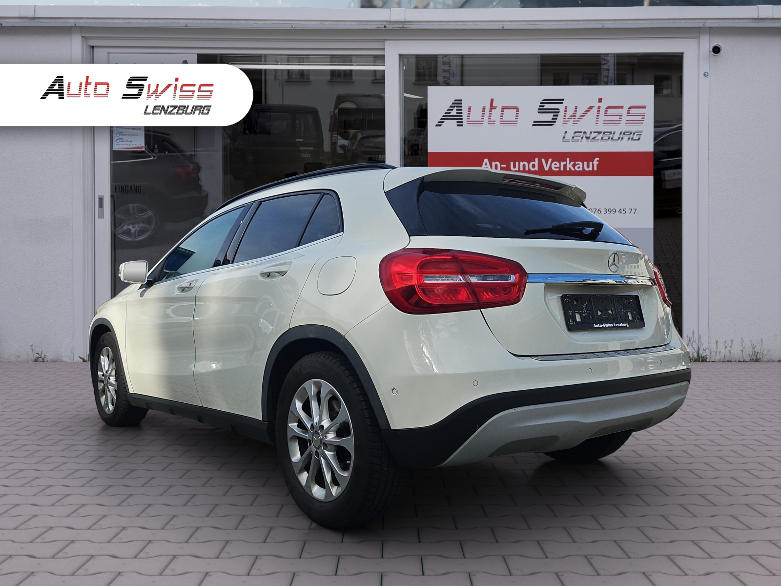 MERCEDES-BENZ GLA 200-image-2