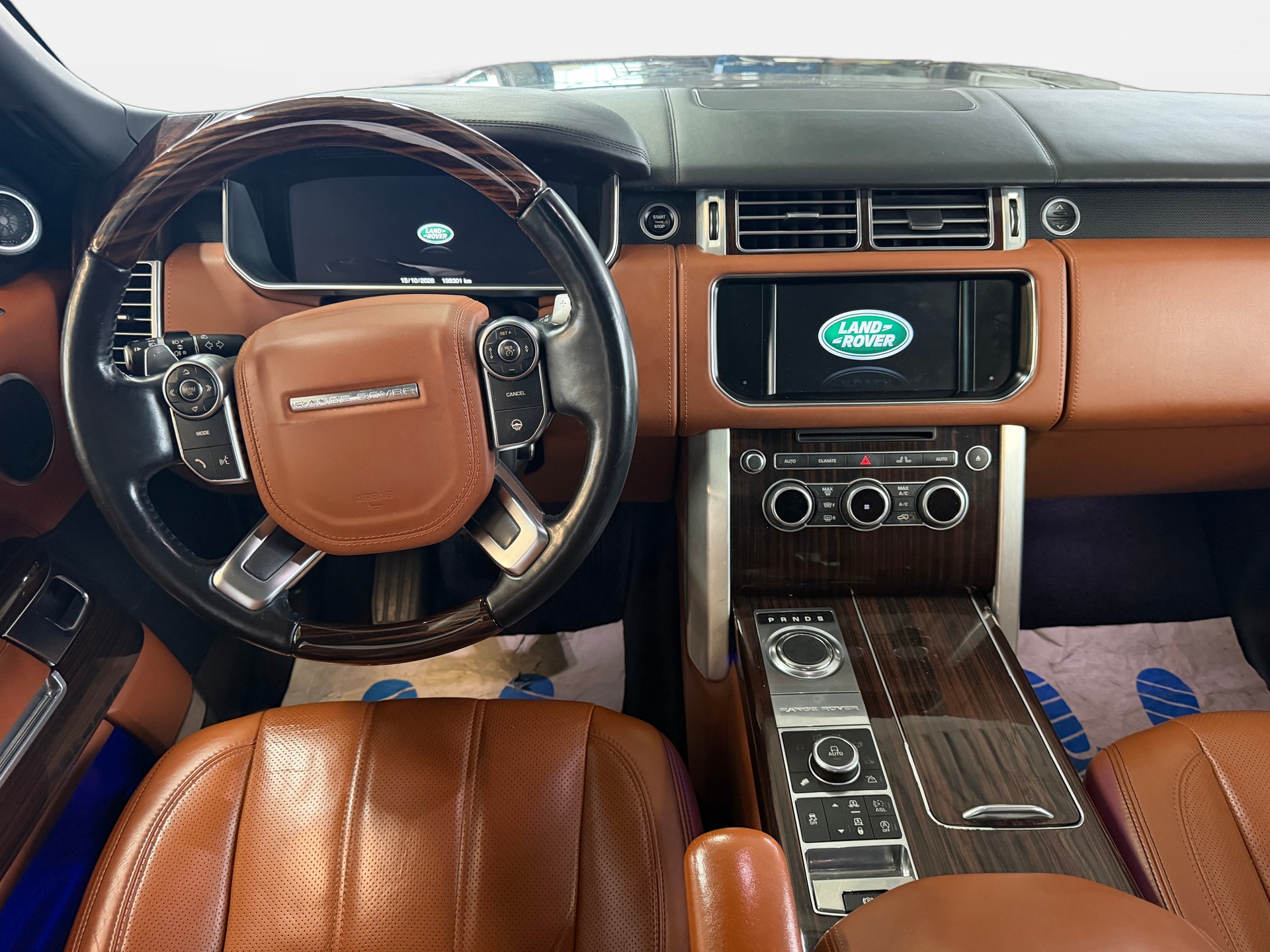 LAND ROVER Range Rover 3.0 TDV6 Autobiography Automatic | CH-Auto | Ab MFK 03.2026 | AHK 3.5t | Pano Dach-image-15