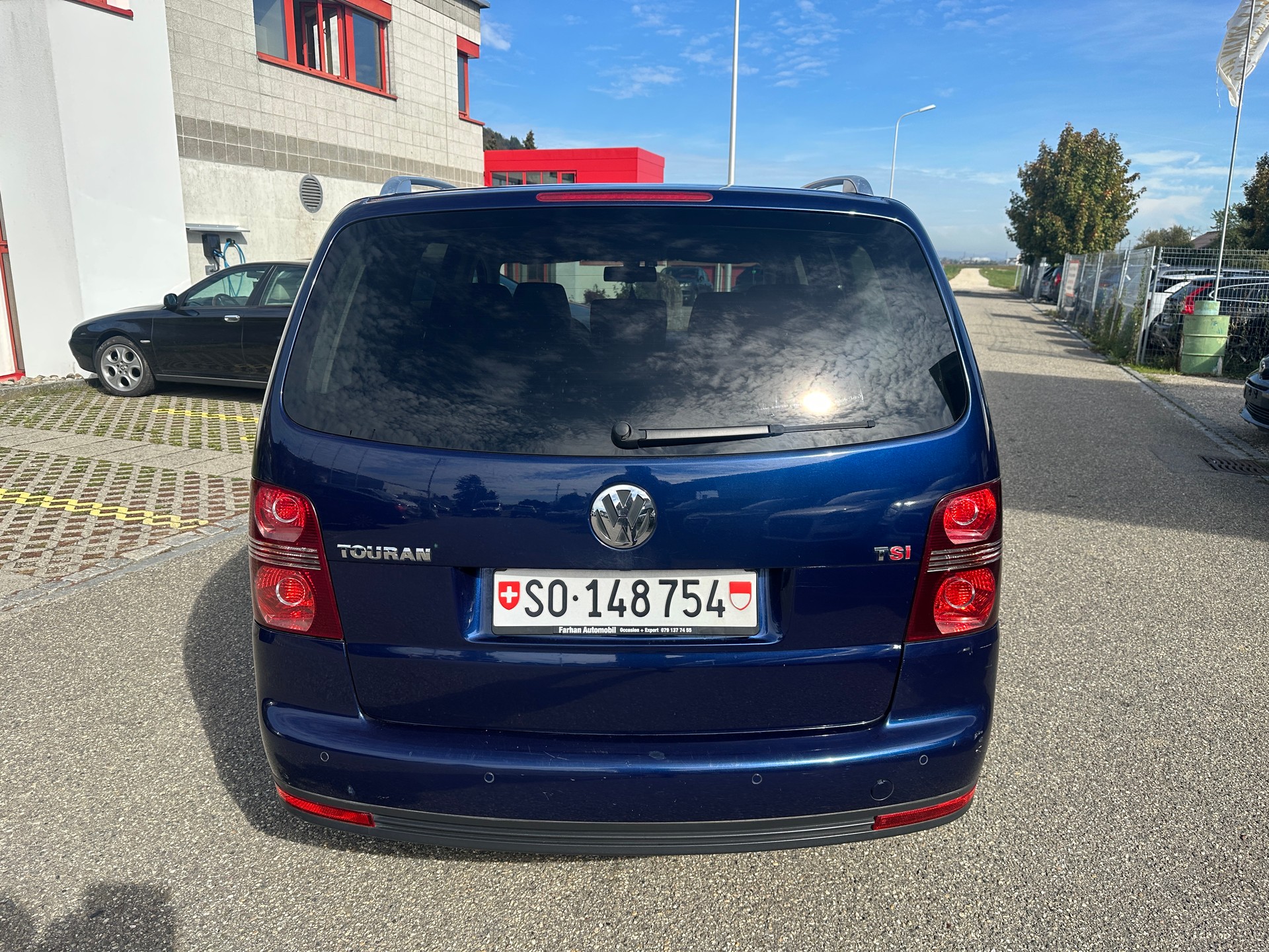VW Touran 1.4 TSI Highline DSG-image-3