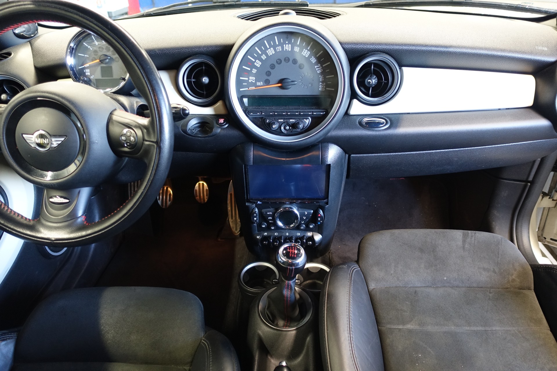 MINI Cooper John Cooper Works GP-image-12