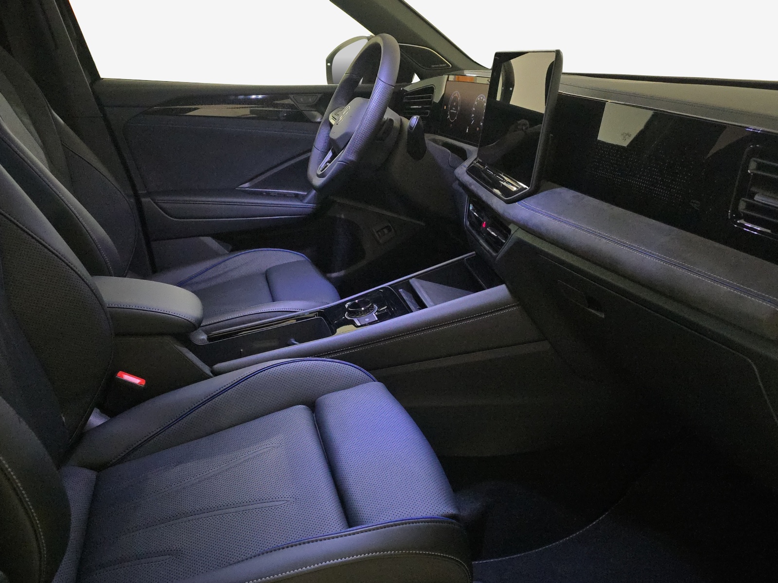 VW Tiguan 2.0 TDI SCR R-Line 4Motion DSG-image-14