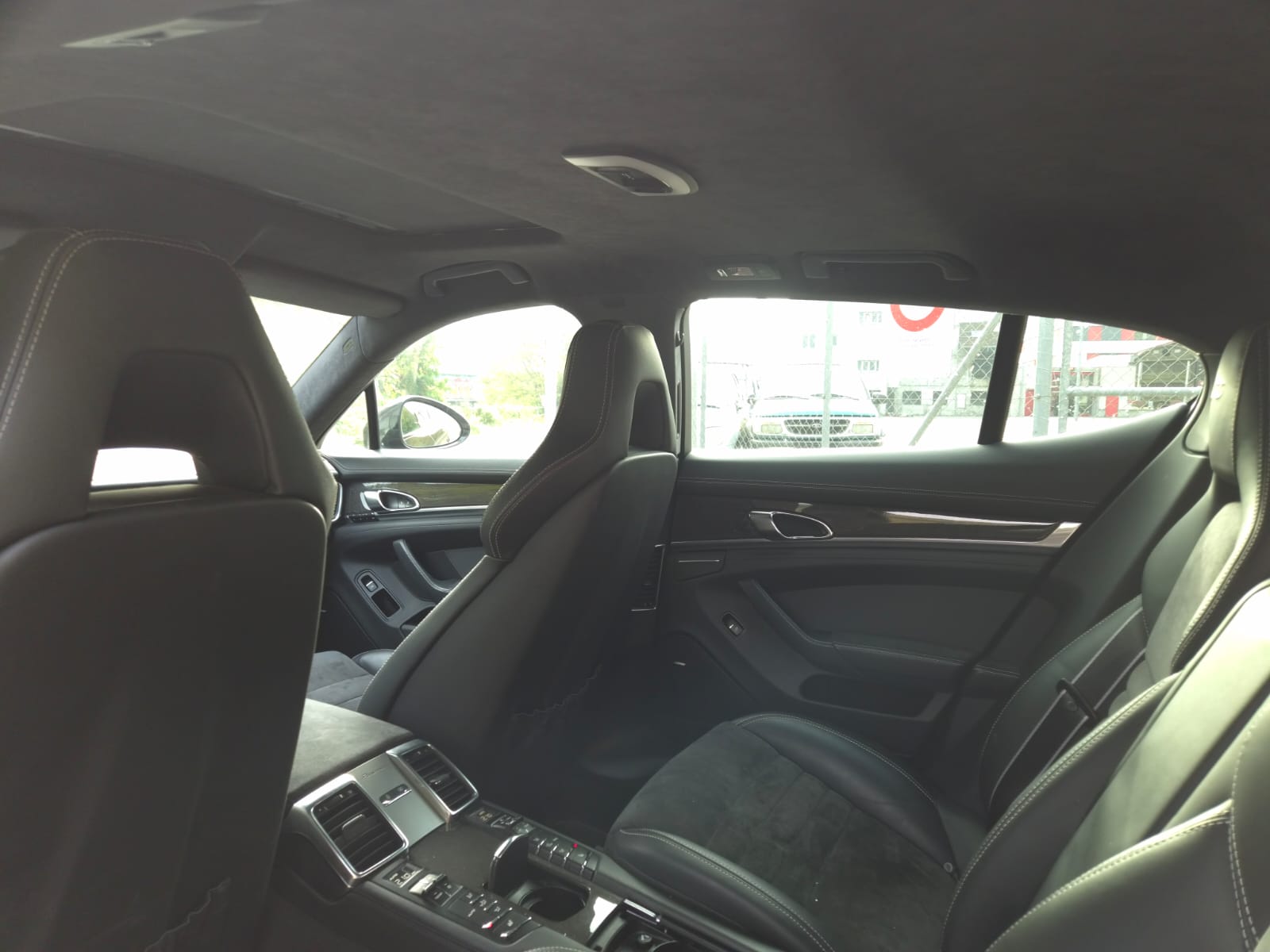 PORSCHE Panamera GTS 4.8 PDK-image-9