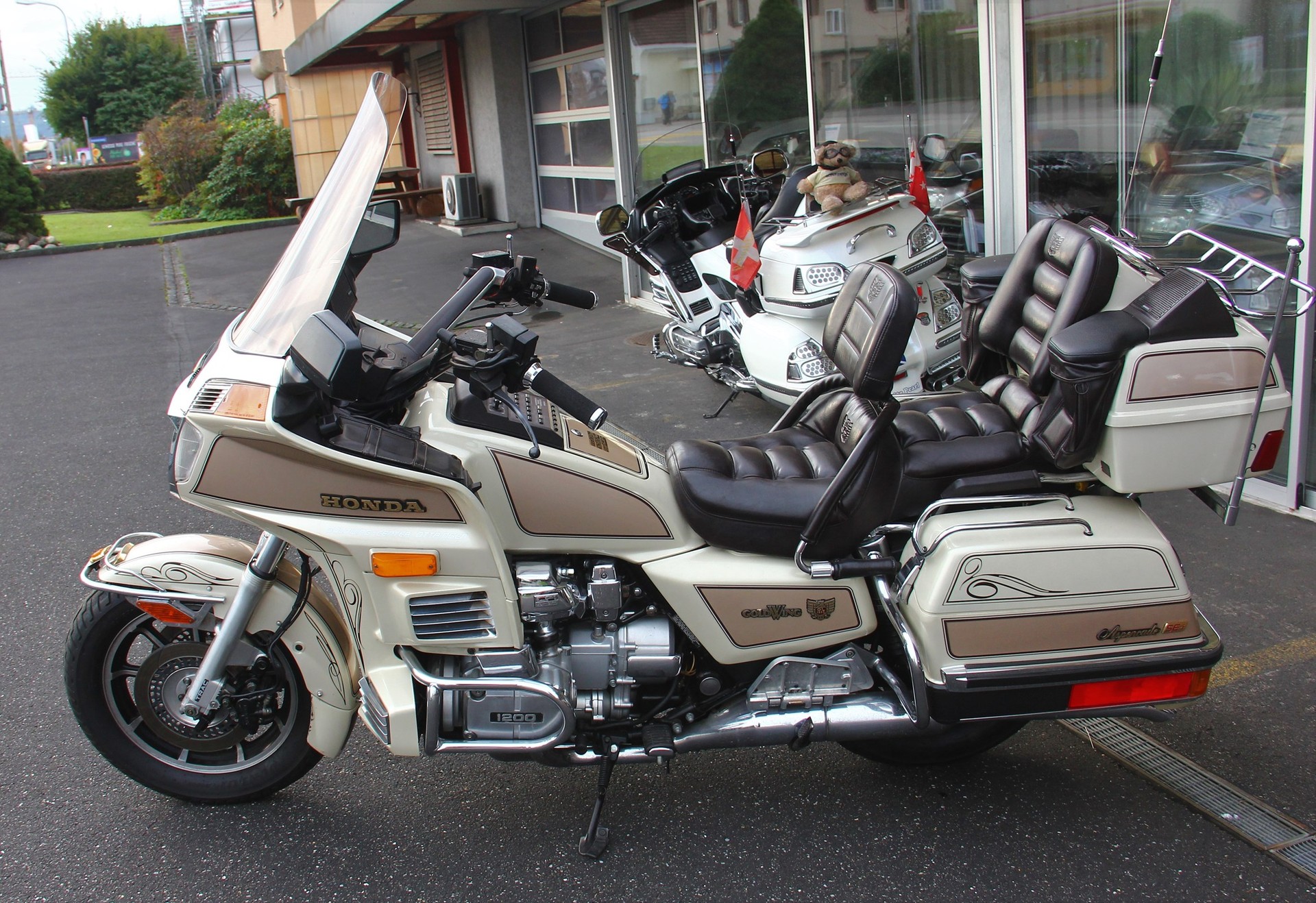 HONDA GL 1200 Goldwing De Luxe-image-1