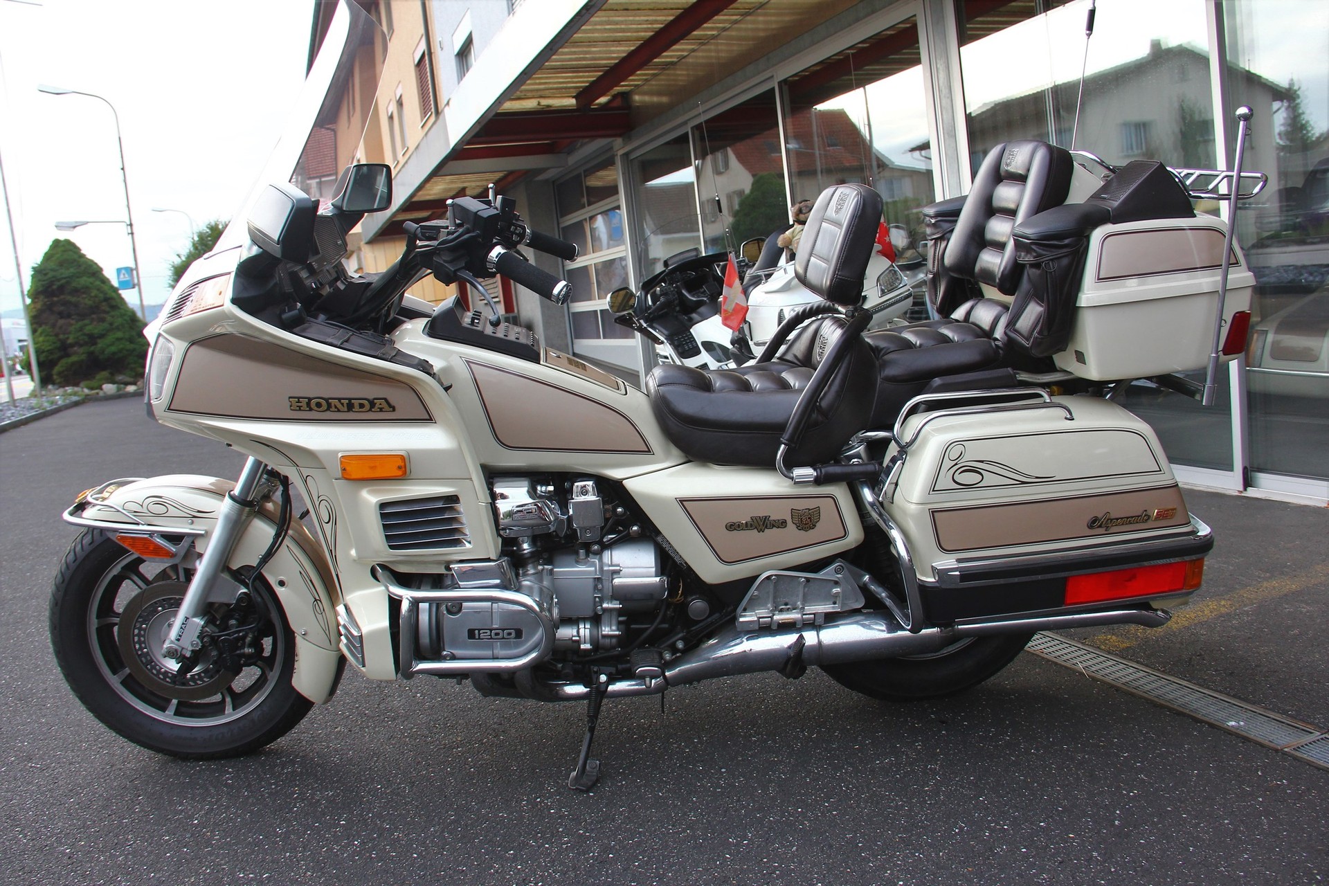 HONDA GL 1200 Goldwing De Luxe-image-4