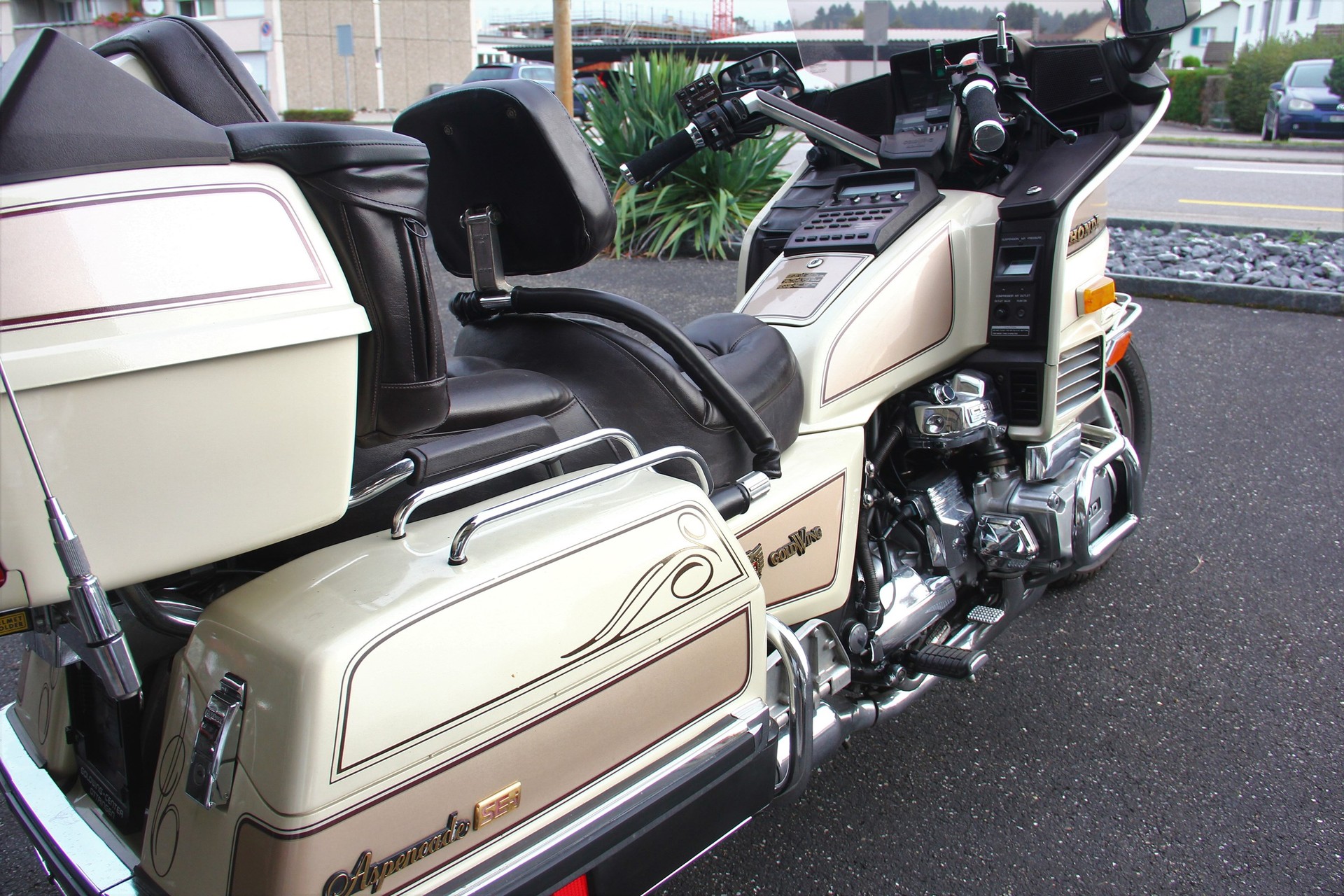 HONDA GL 1200 Goldwing De Luxe-image-6
