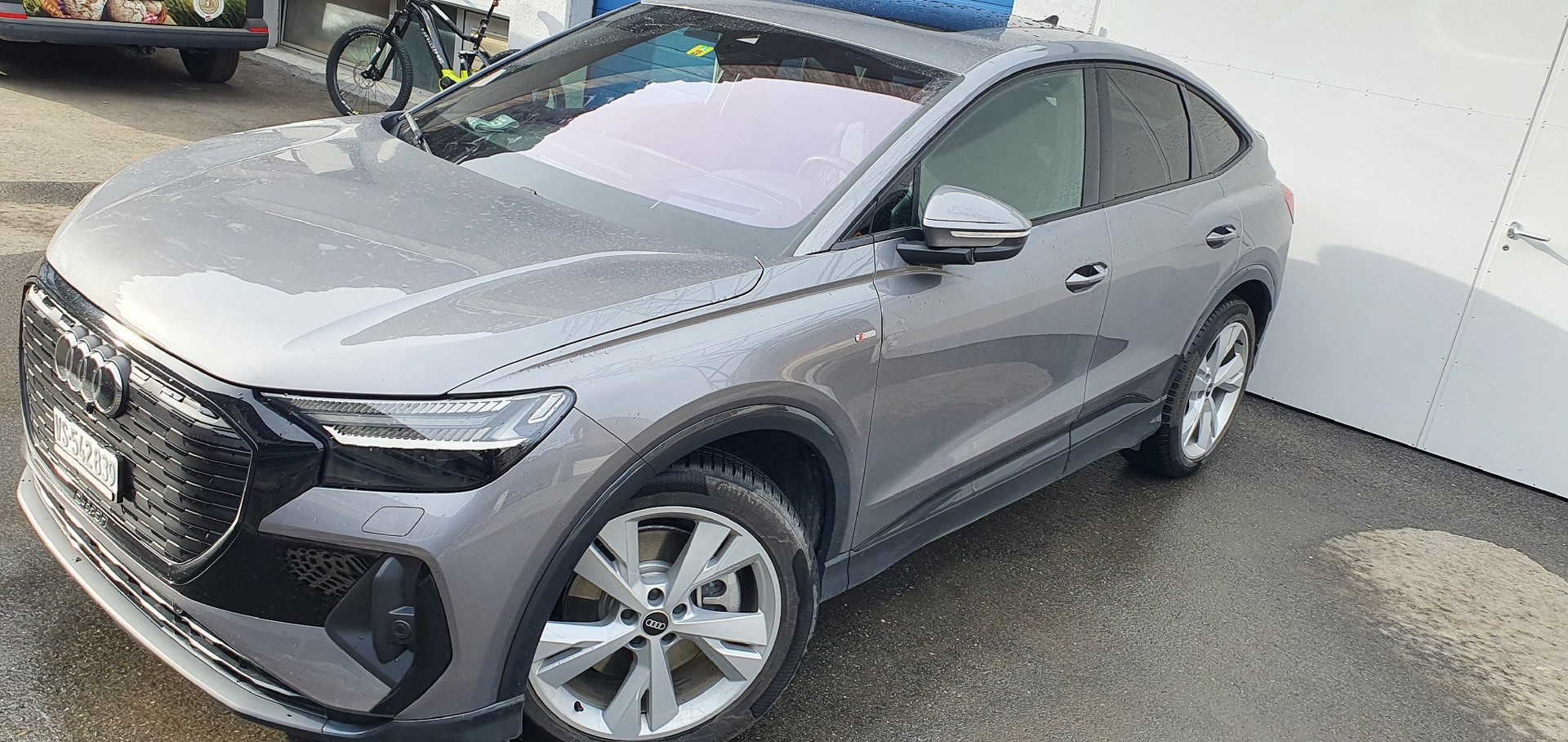 AUDI Q4 Sportback e-tron 50 quattro-image-2