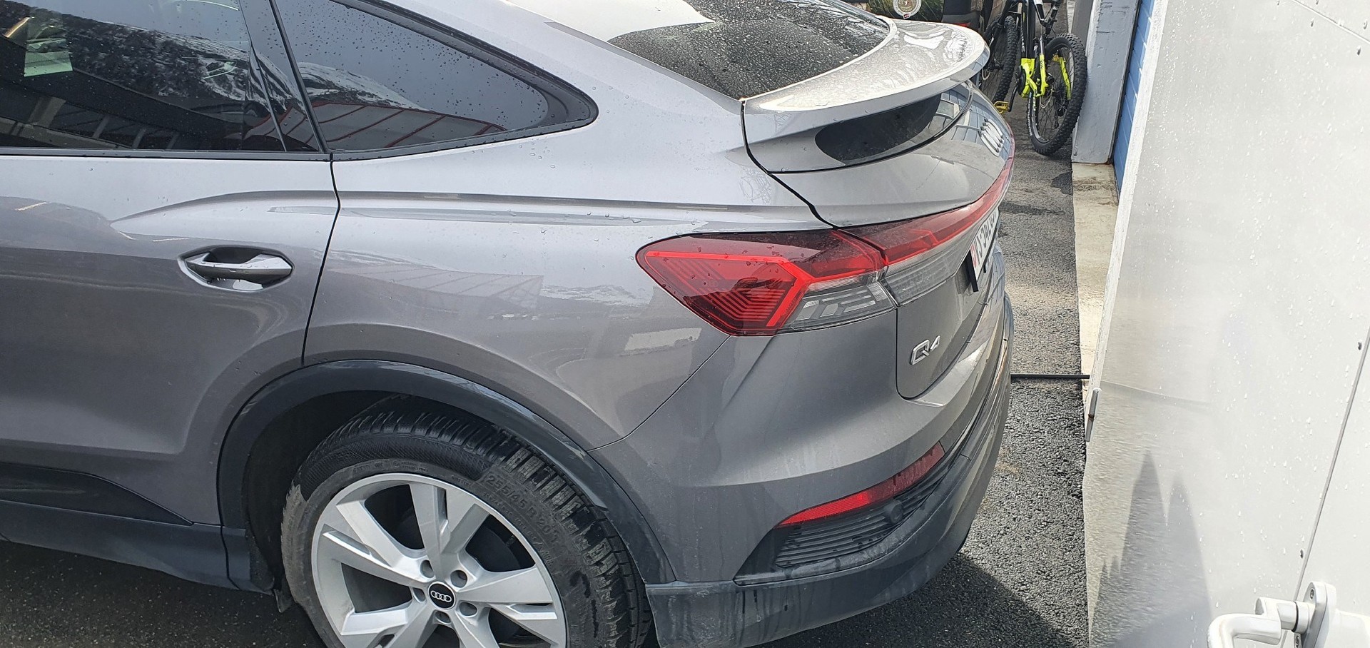 AUDI Q4 Sportback e-tron 50 quattro-image-5