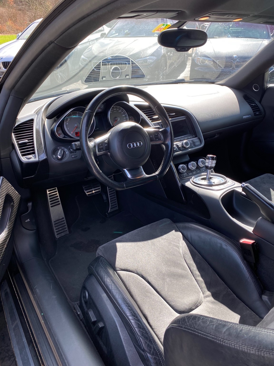AUDI R8 Coupé 4.2-image-6