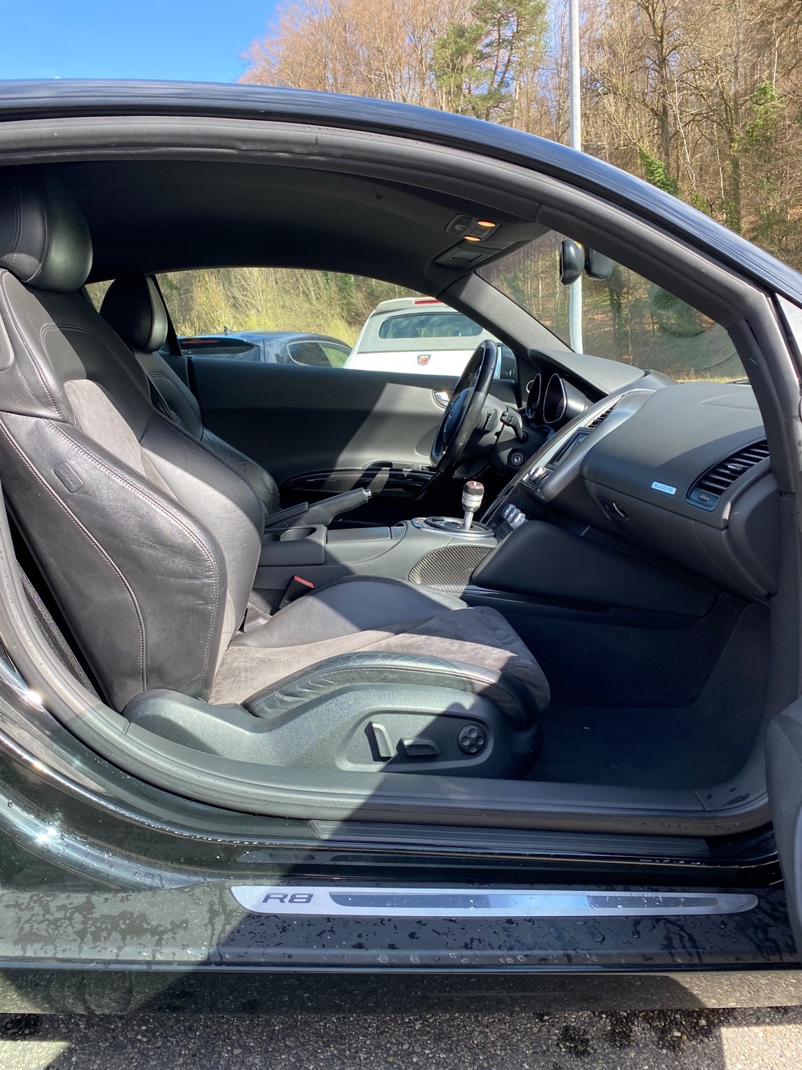 AUDI R8 Coupé 4.2-image-9