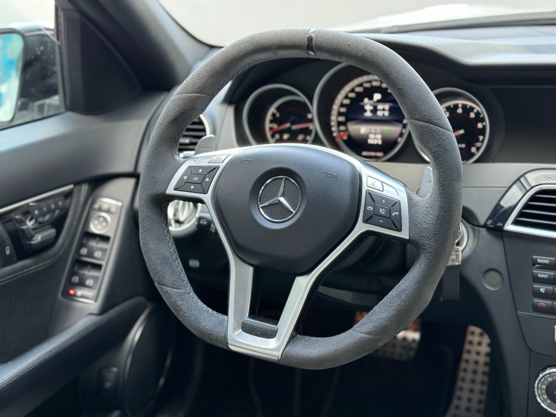 MERCEDES-BENZ C 63 AMG Avantgarde Edition 507 Speedshift MCT-image-18