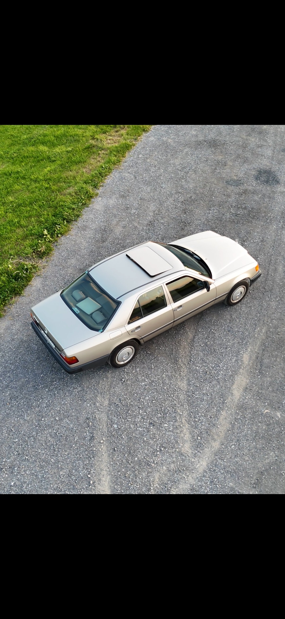 MERCEDES-BENZ 300 E *Veteranenfahrzeug*-image-1