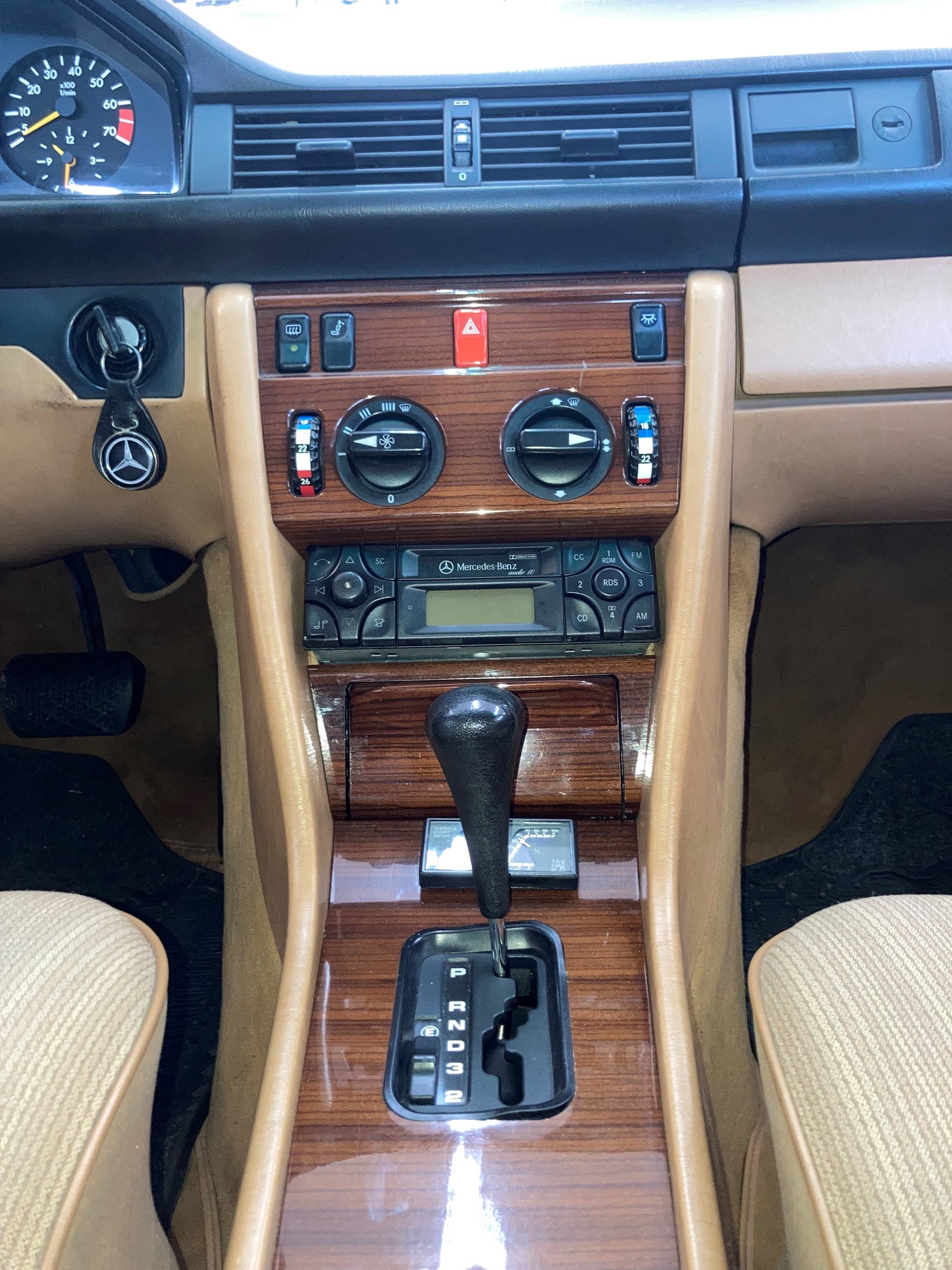MERCEDES-BENZ 300 E *Veteranenfahrzeug*-image-6