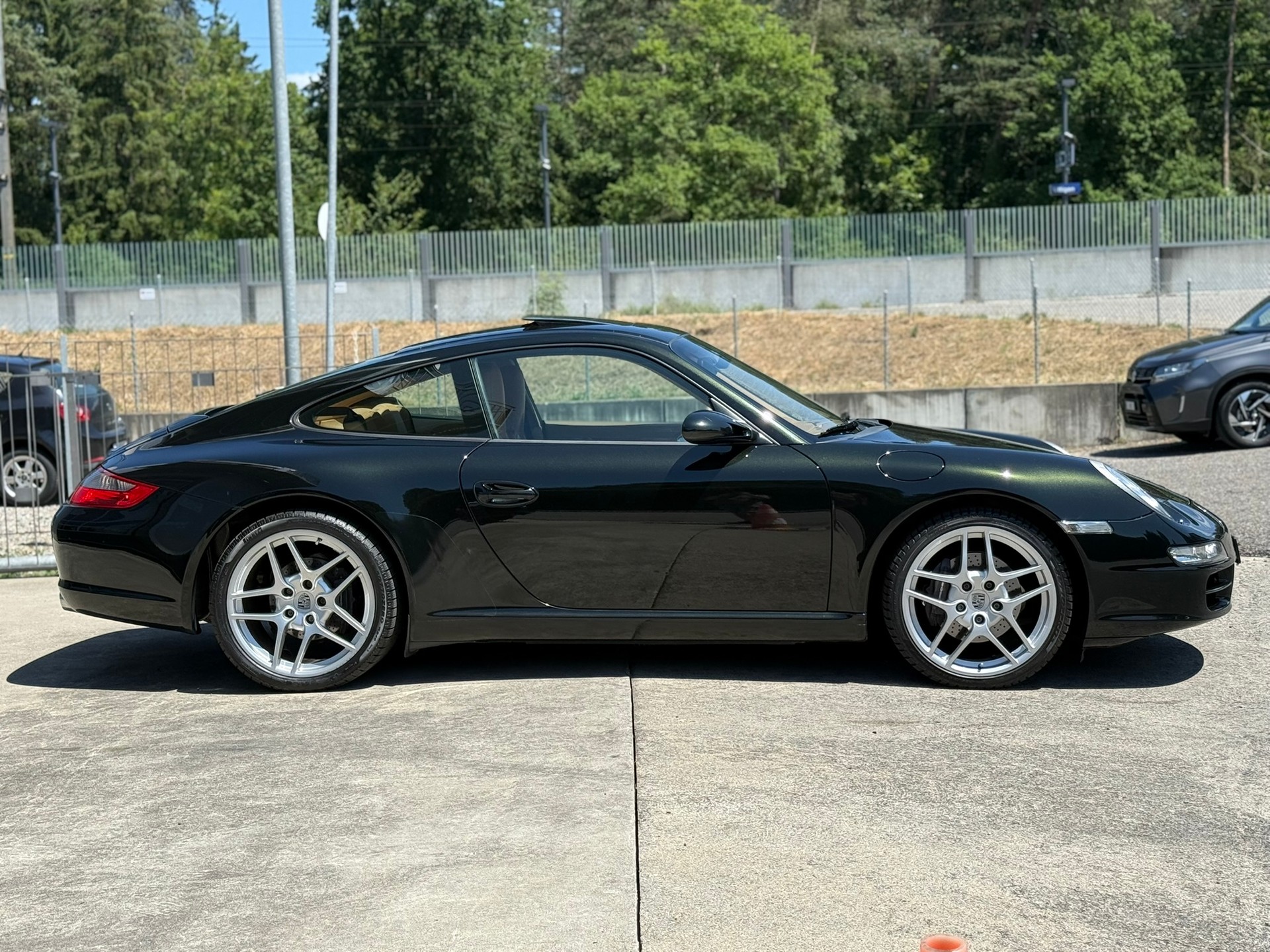 PORSCHE 911 Carrera-image-3
