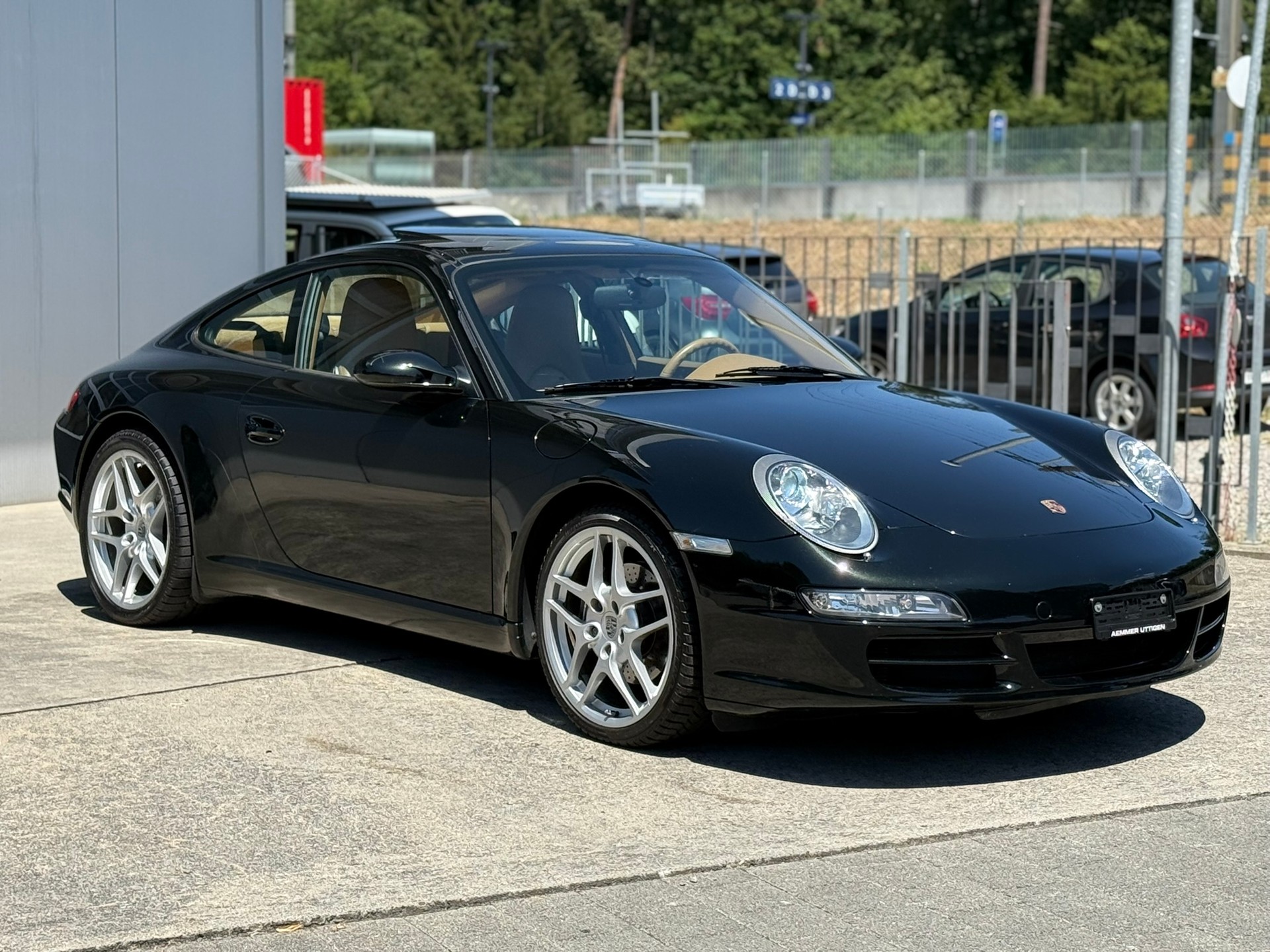PORSCHE 911 Carrera-image-2