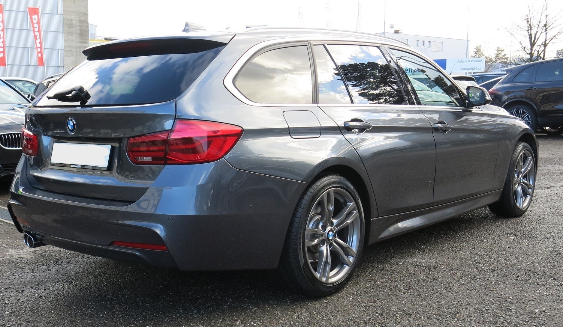 BMW 320d xDrive Touring M Sport Line Steptronic-image-1