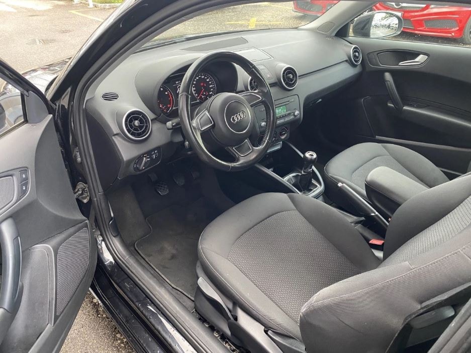 AUDI A1 1.2 TFSI Ambition-image-8