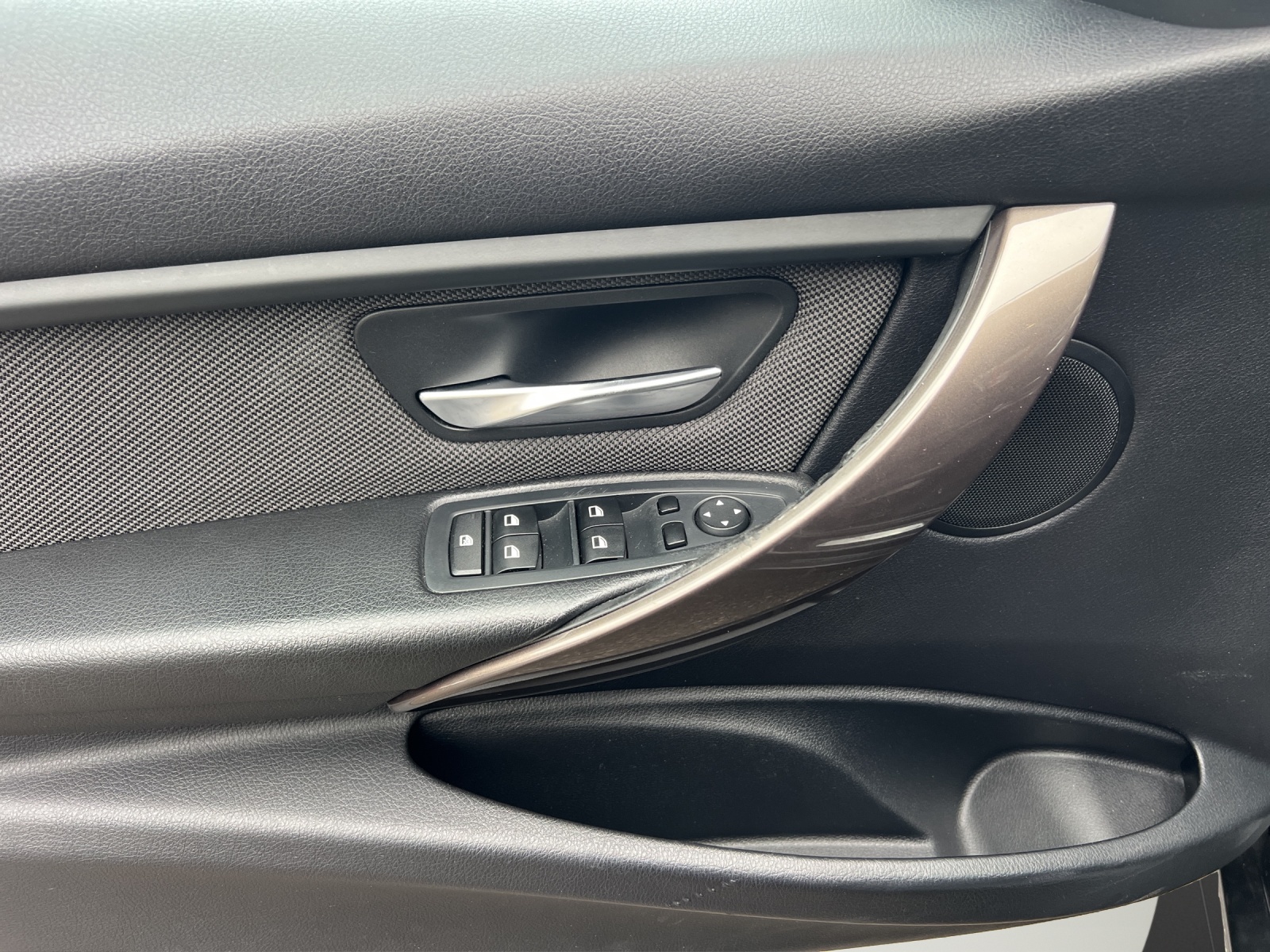 BMW 320d xDrive Touring Modern Line Steptronic-image-29
