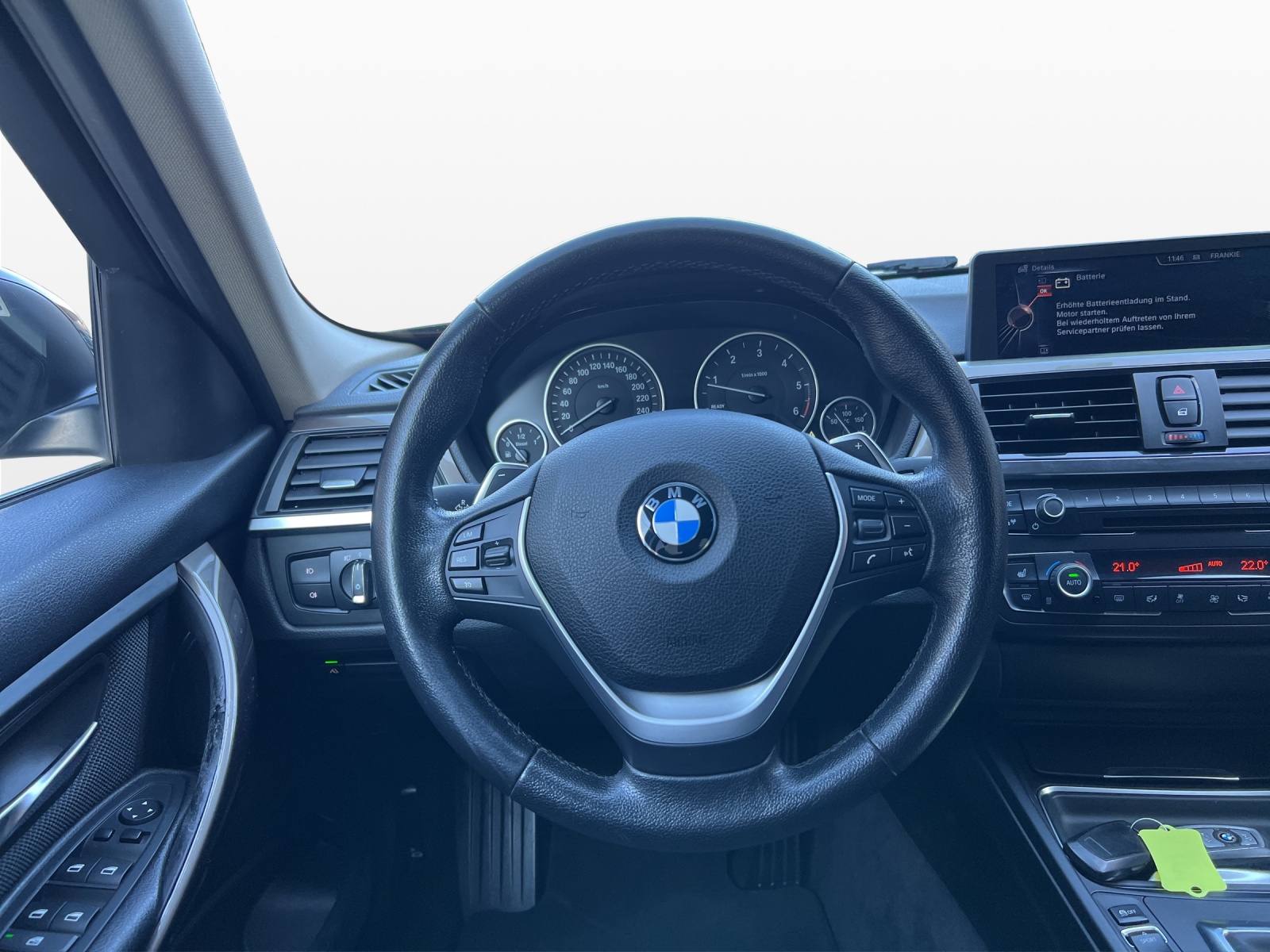 BMW 320d xDrive Touring Modern Line Steptronic-image-5