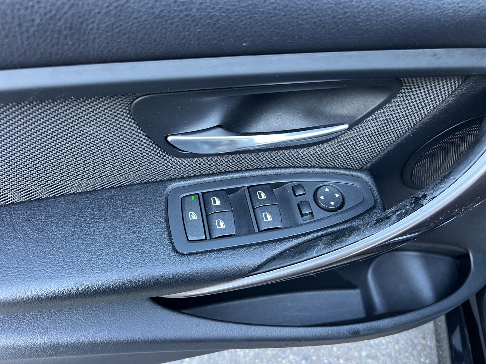 BMW 320d xDrive Touring Modern Line Steptronic-image-4