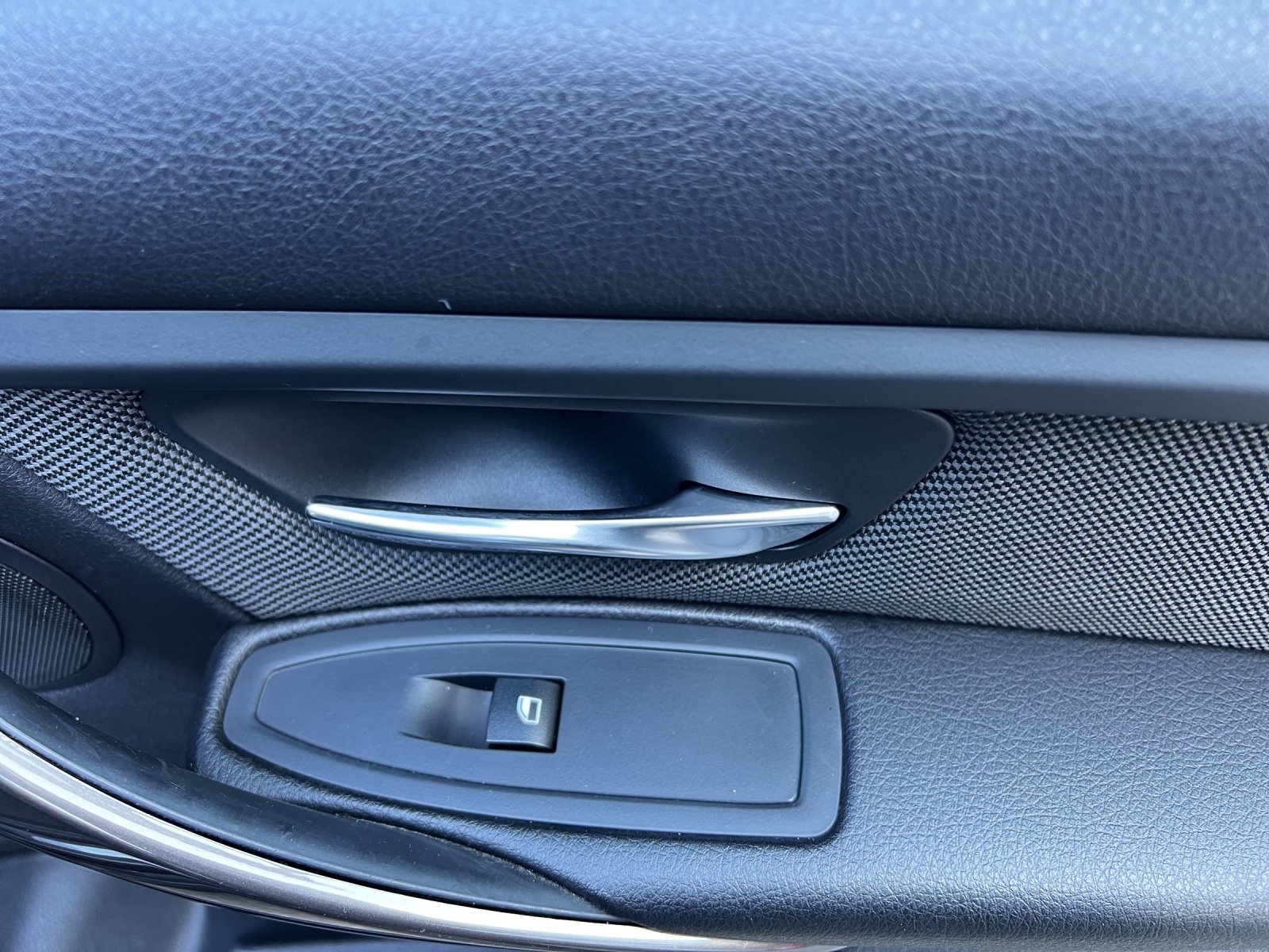 BMW 320d xDrive Touring Modern Line Steptronic-image-11