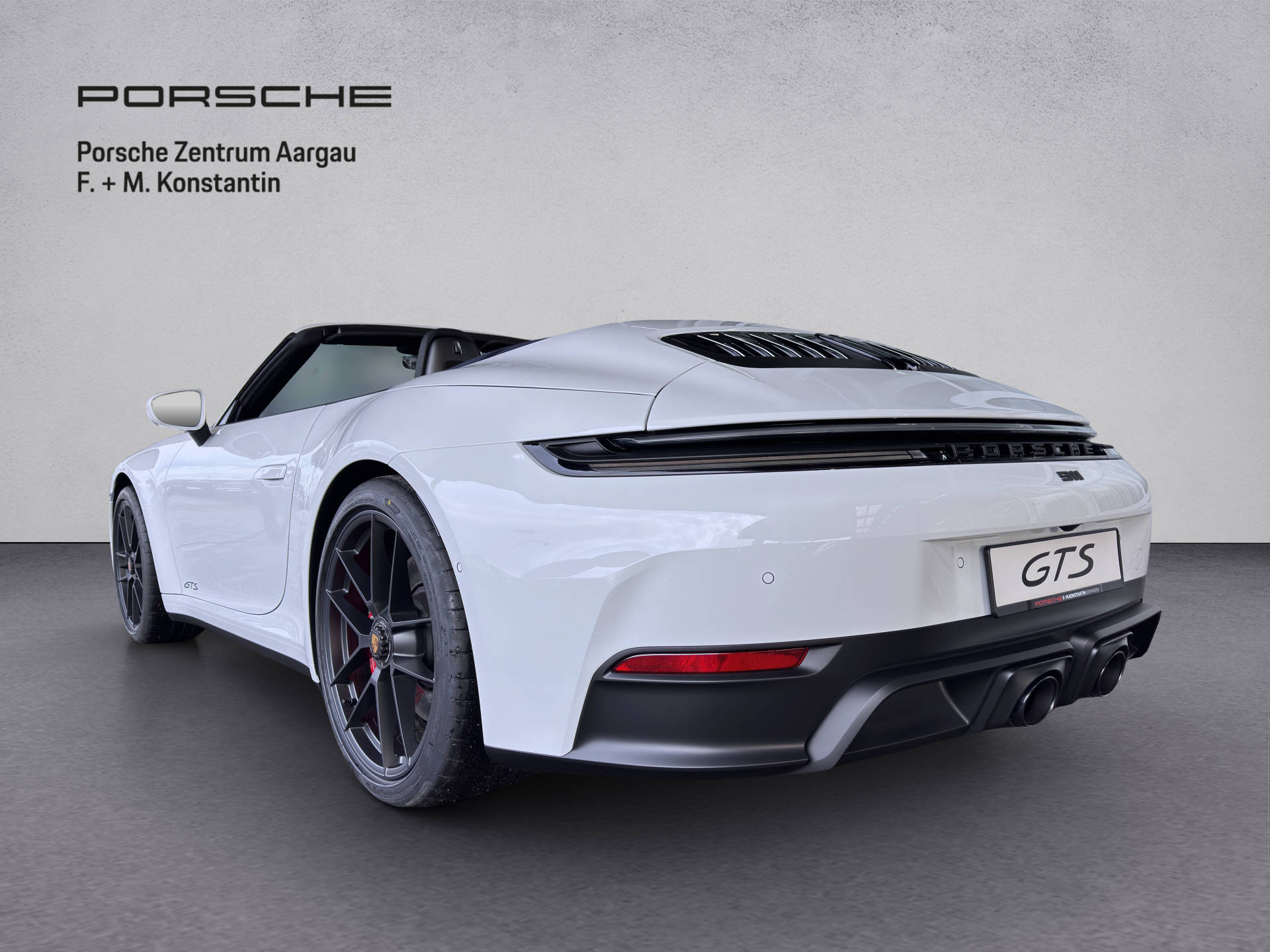PORSCHE 911 Carrera 4 GTS Cabriolet-image-3